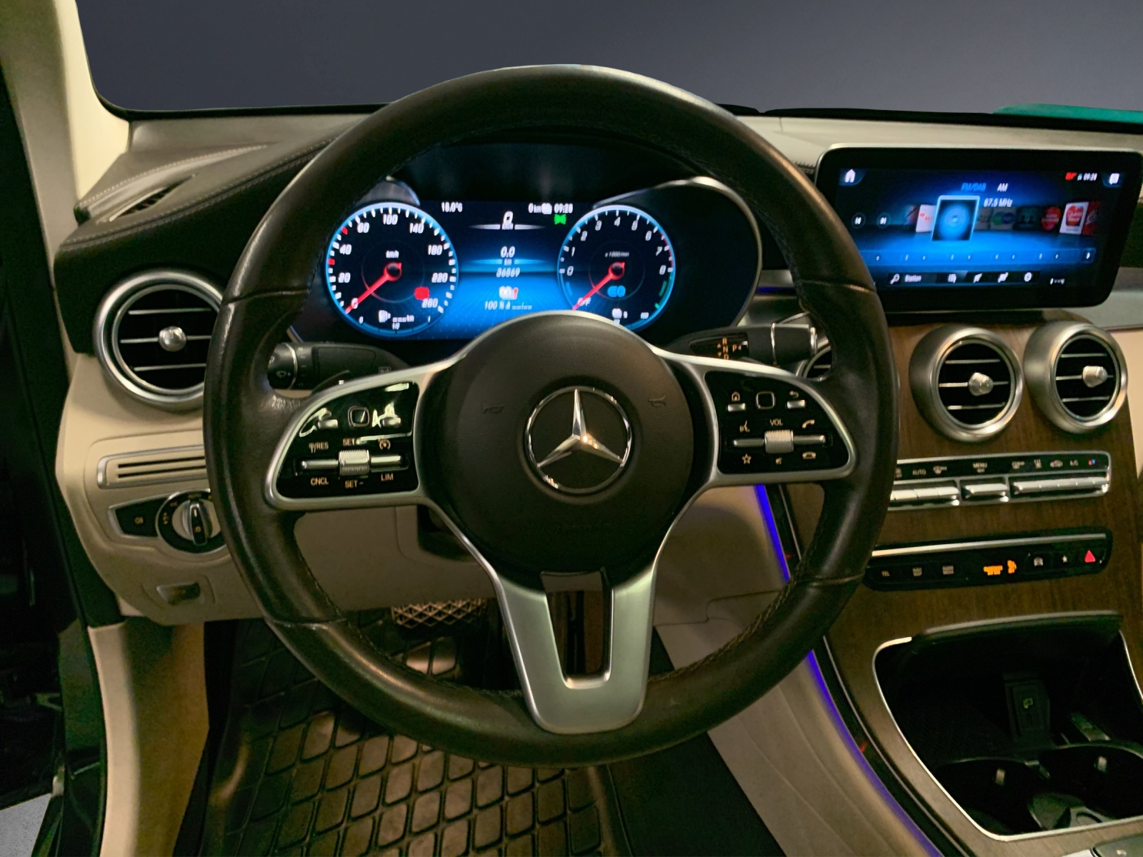 MERCEDES-BENZ GLC Coupé 300 e 4Matic-image-8
