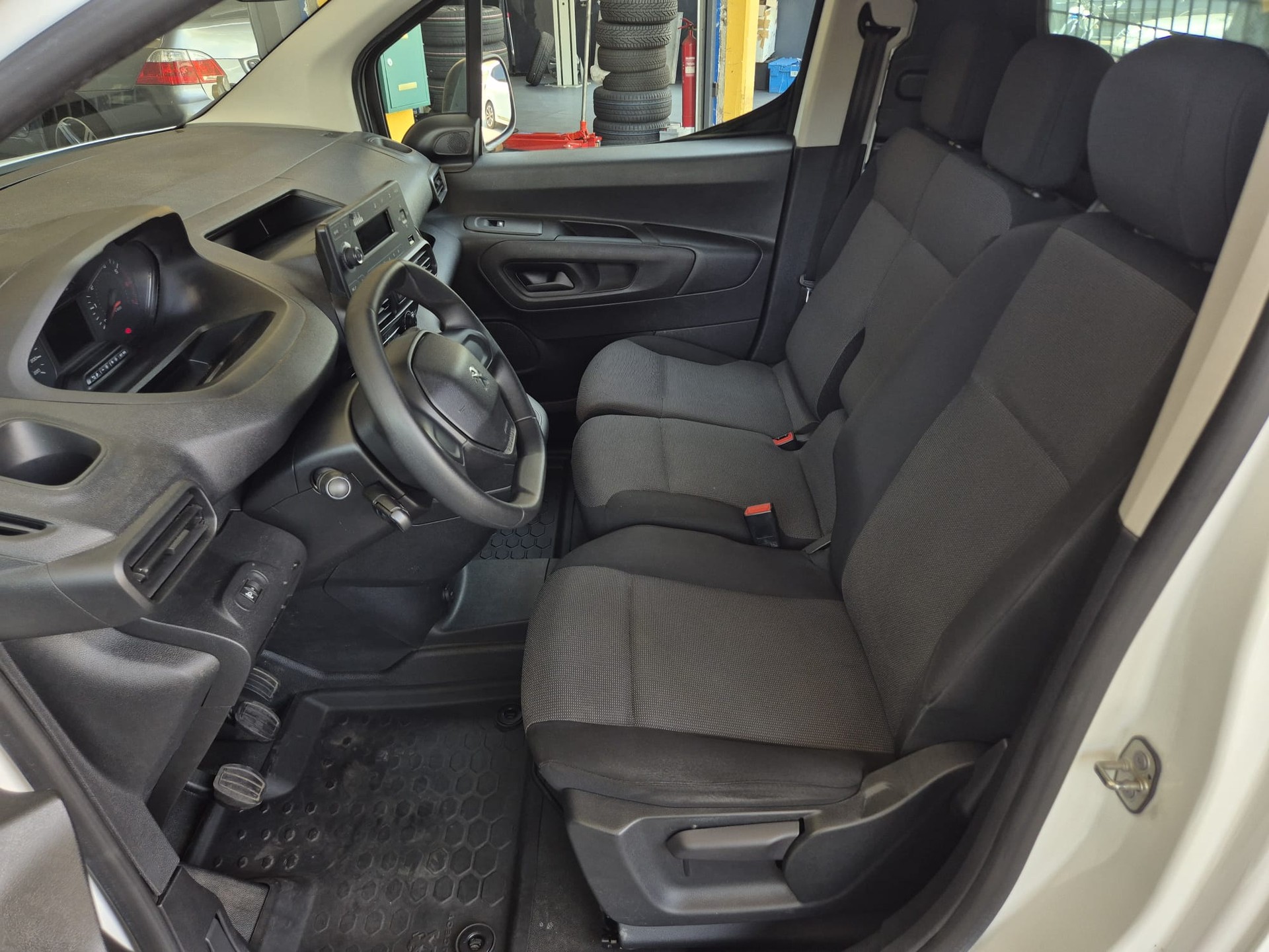 PEUGEOT PARTNER 4X4 DANGEL 1.5 BlueHDI-image-9