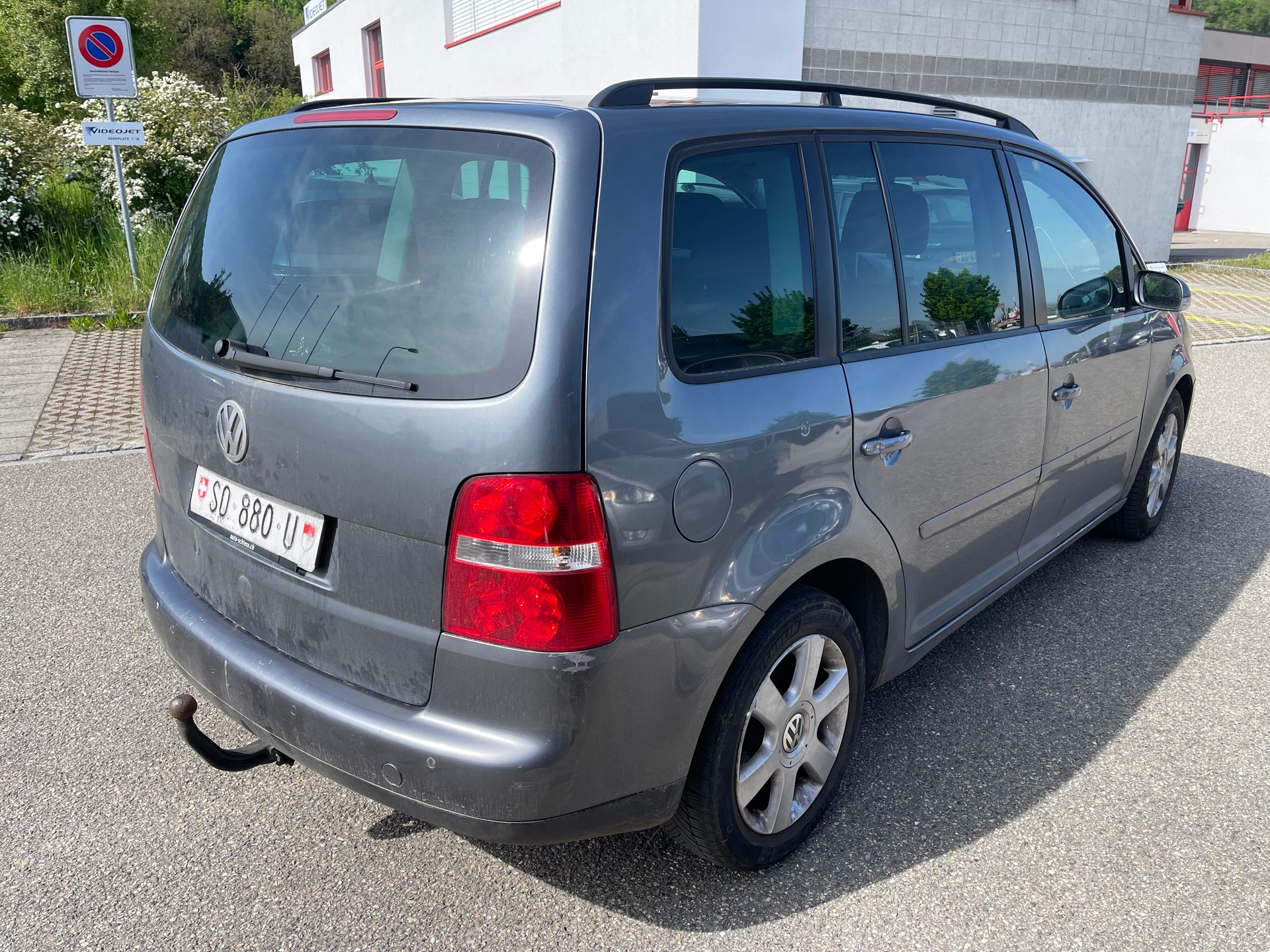 VW Touran 2.0 TDI Trendline-image-4