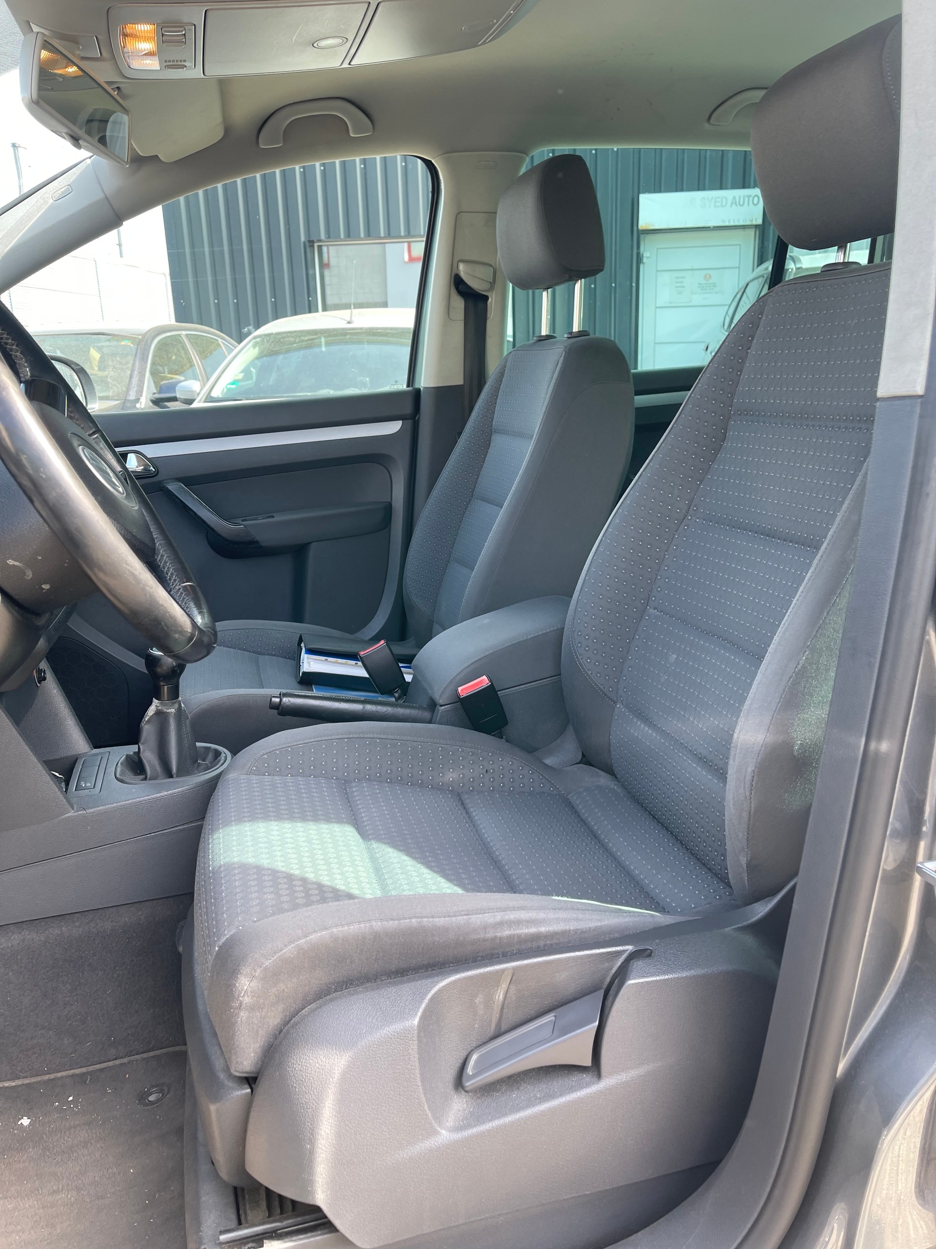 VW Touran 2.0 TDI Trendline-image-10