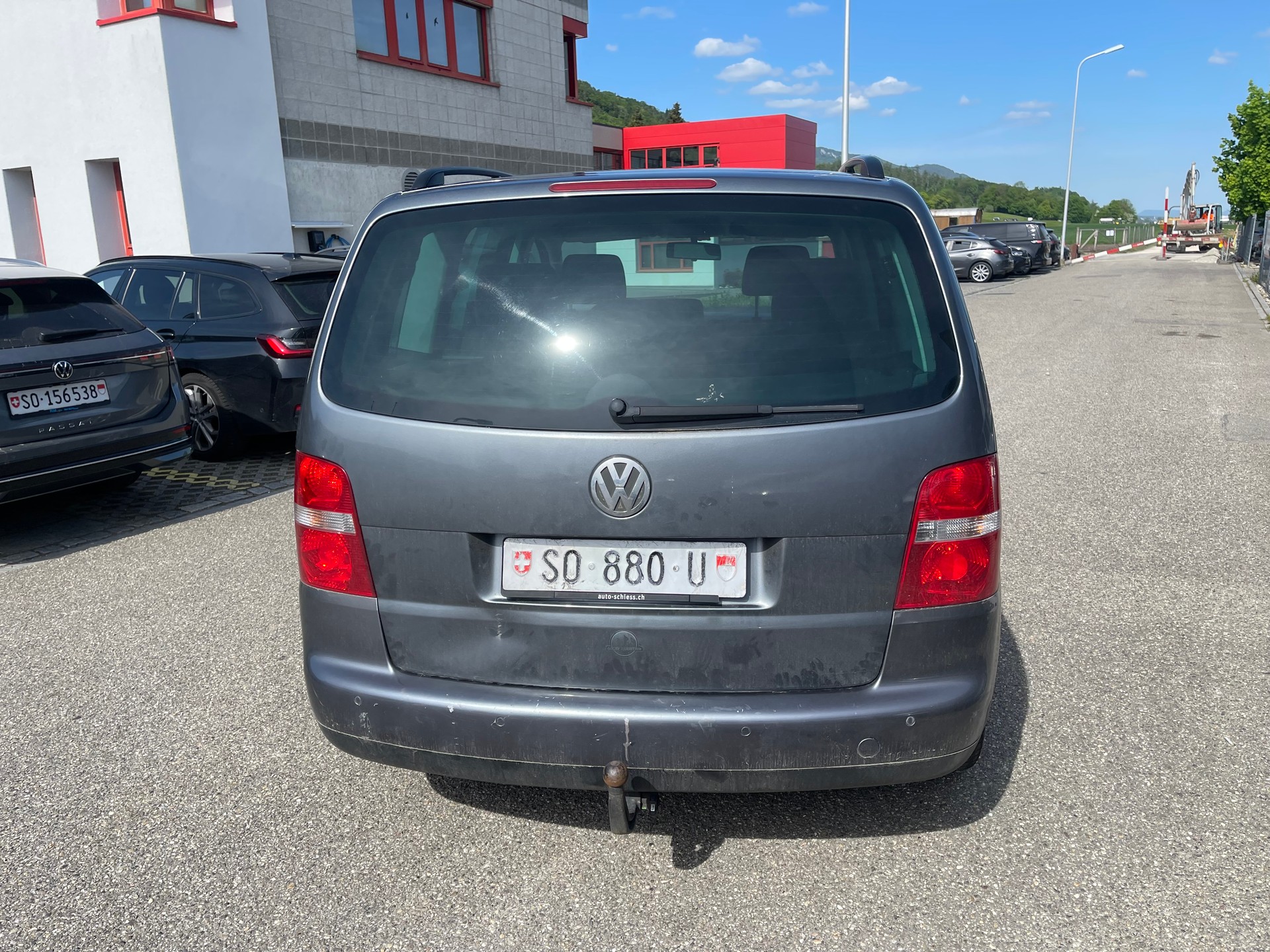 VW Touran 2.0 TDI Trendline-image-5