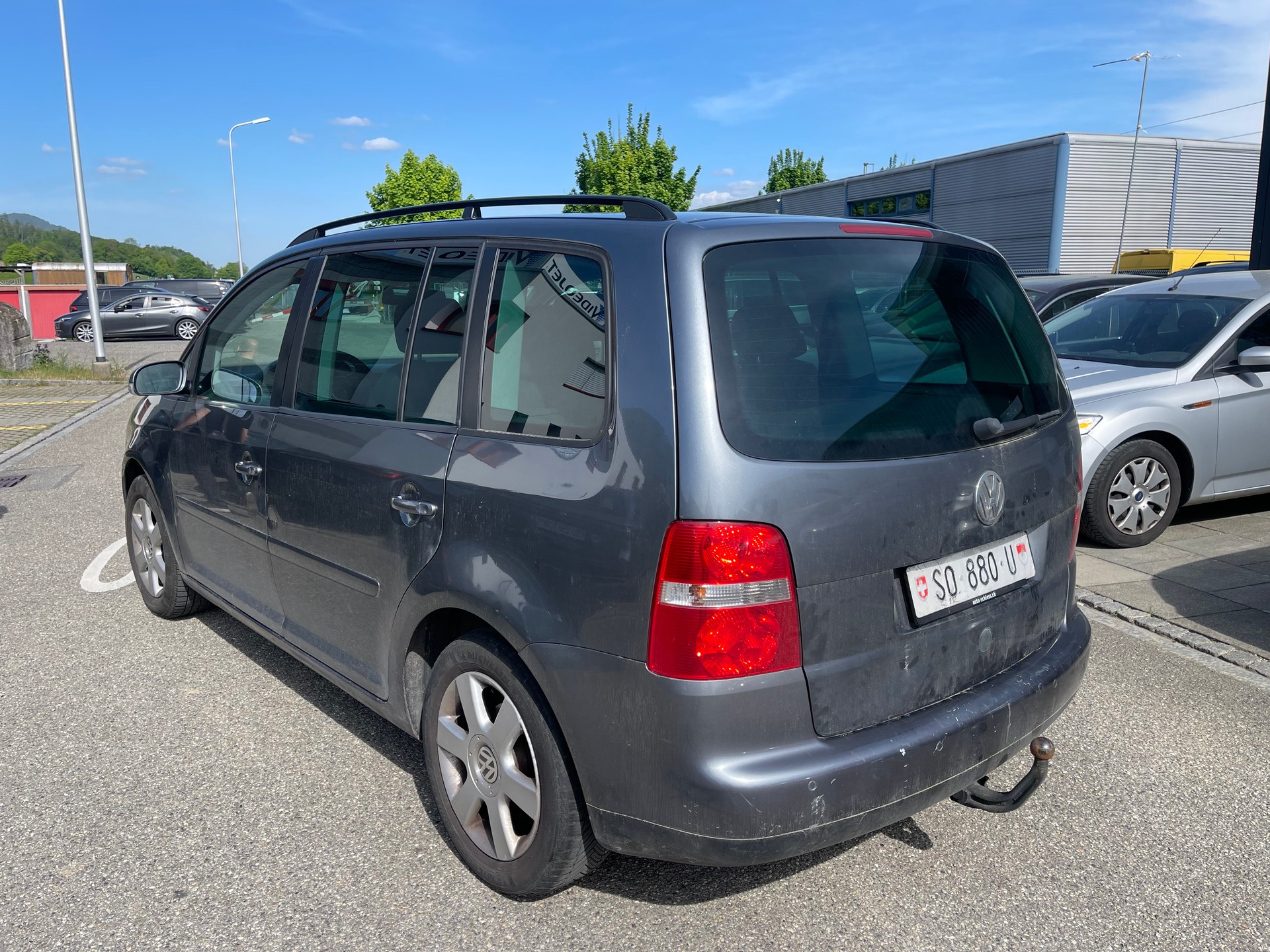 VW Touran 2.0 TDI Trendline-image-6