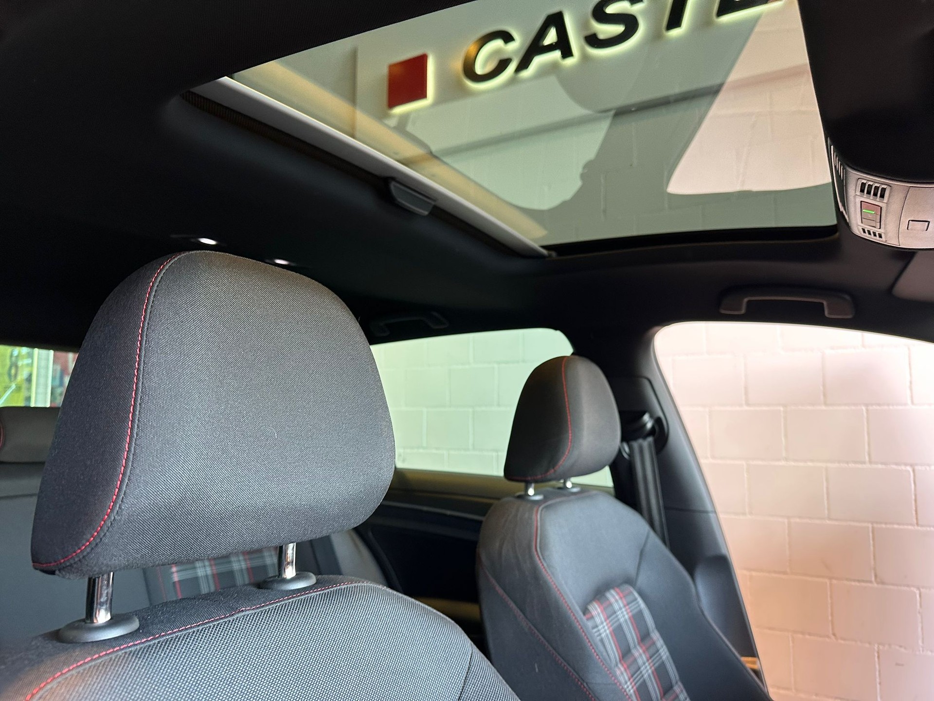 VW Golf 2.0 TSI GTI Performance DSG-image-8
