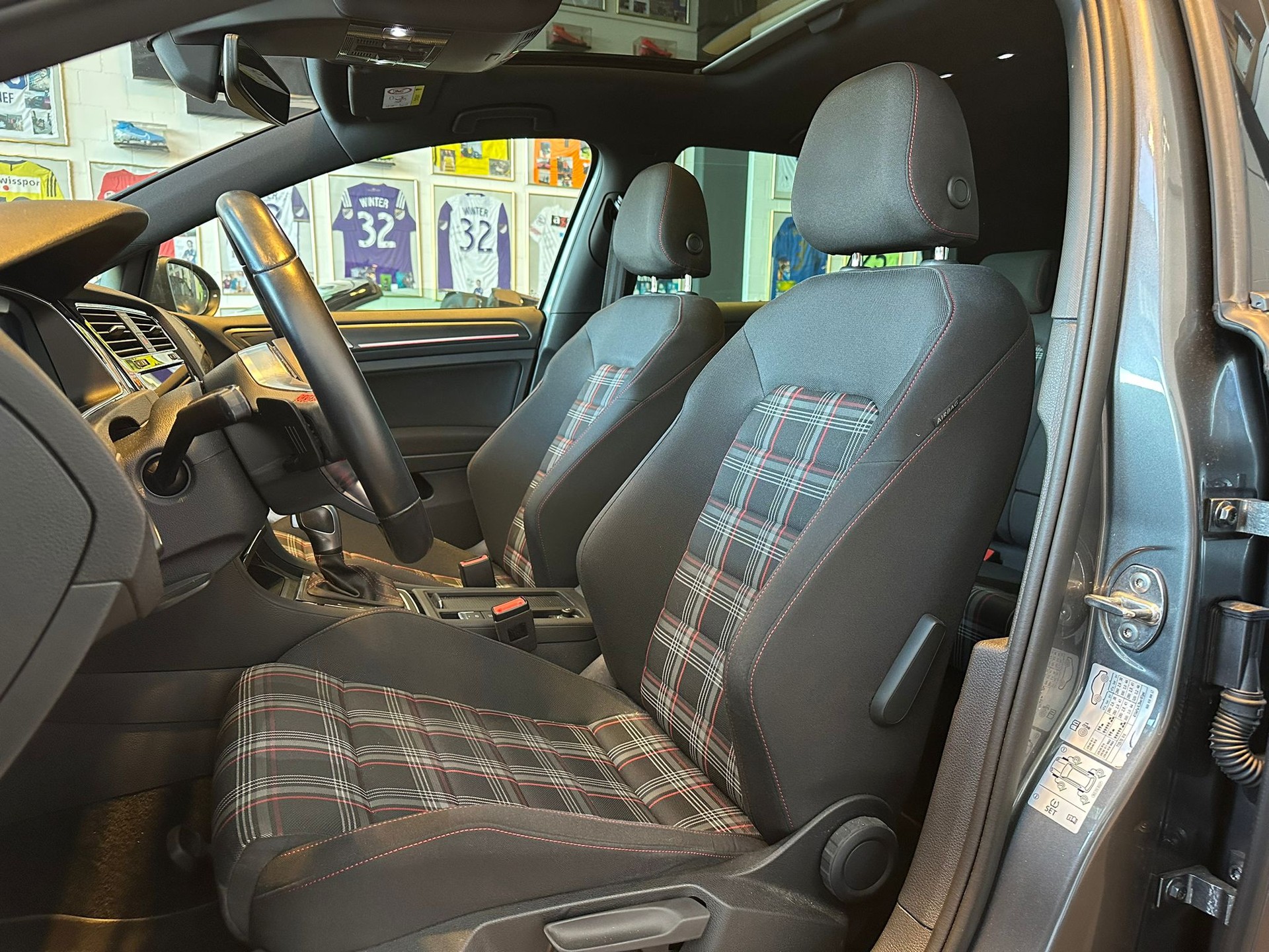 VW Golf 2.0 TSI GTI Performance DSG-image-6
