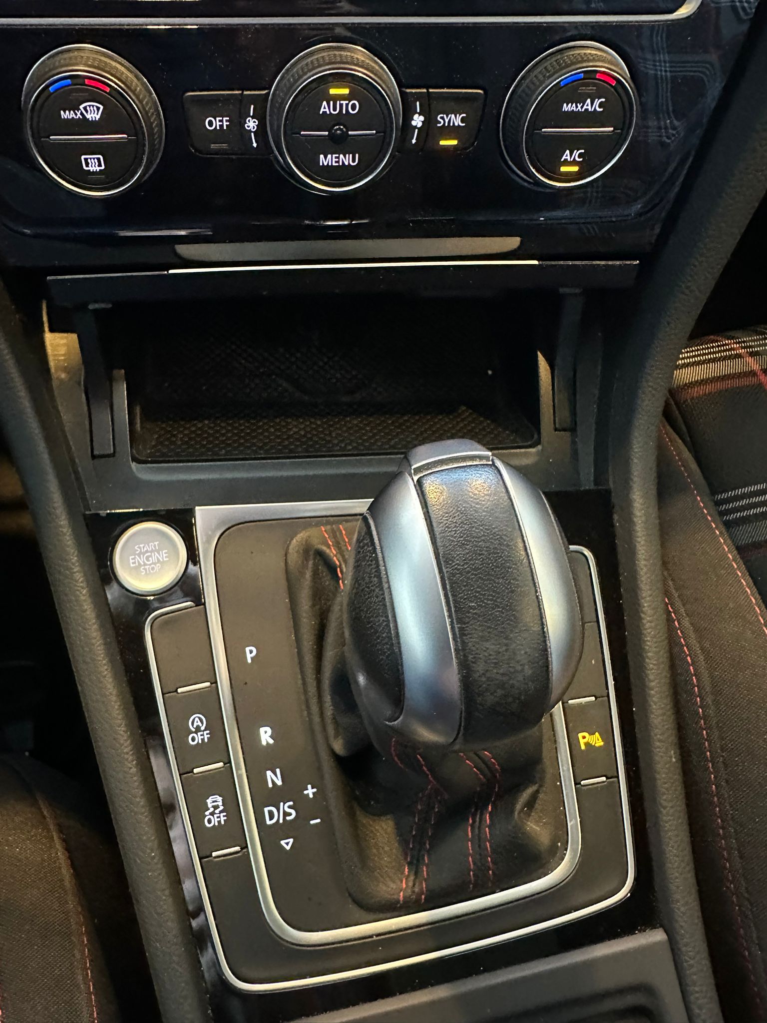 VW Golf 2.0 TSI GTI Performance DSG-image-15