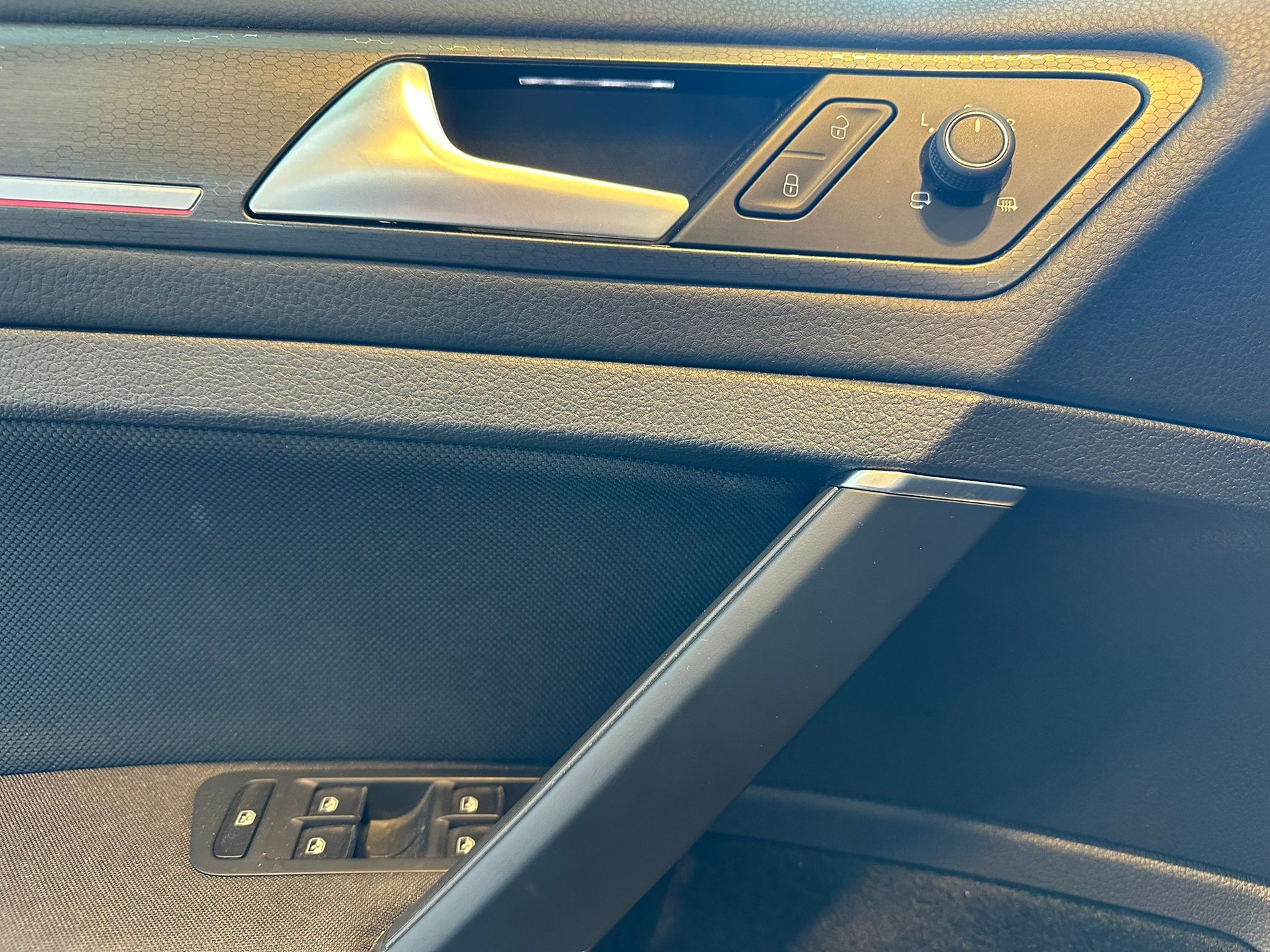 VW Golf 2.0 TSI GTI Performance DSG-image-17