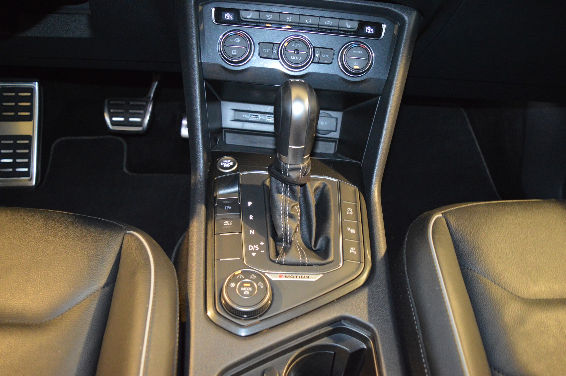 VW Tiguan 2.0TSI Highline 4Motion DSG-image-18