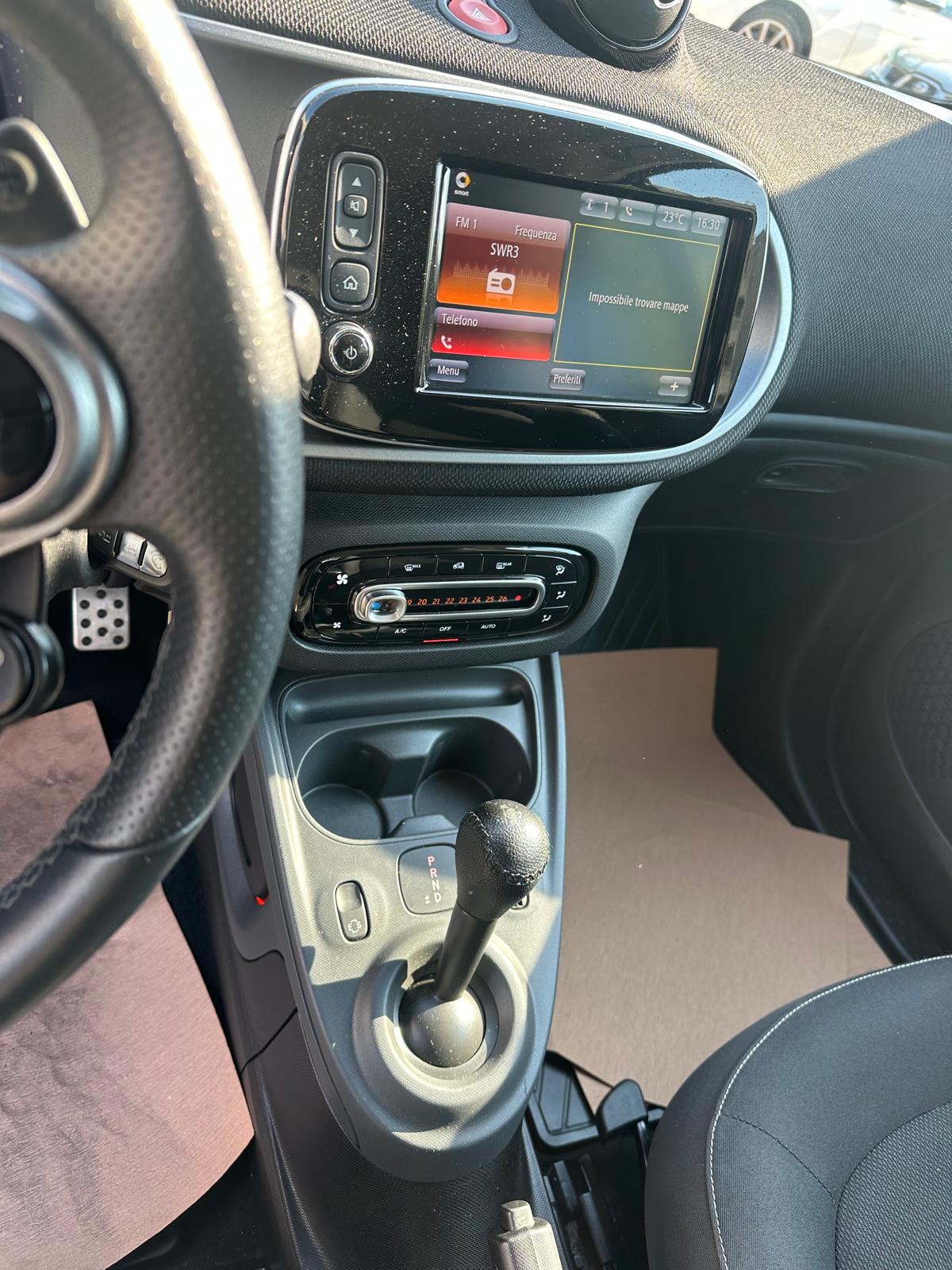 SMART FORTWO-image-11