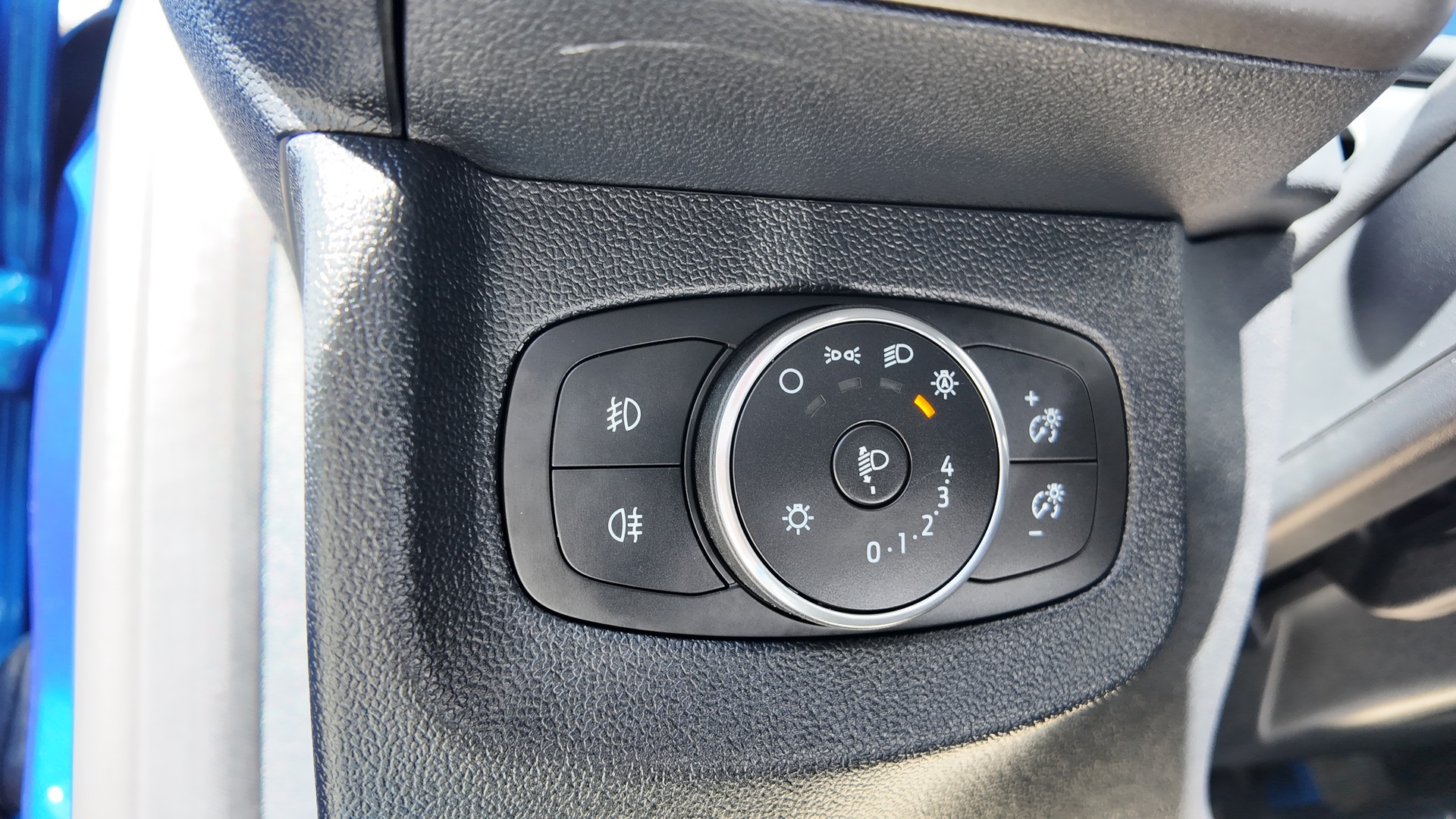 FORD Tourneo Courier 1.0 EcoBoost Titanium-image-12