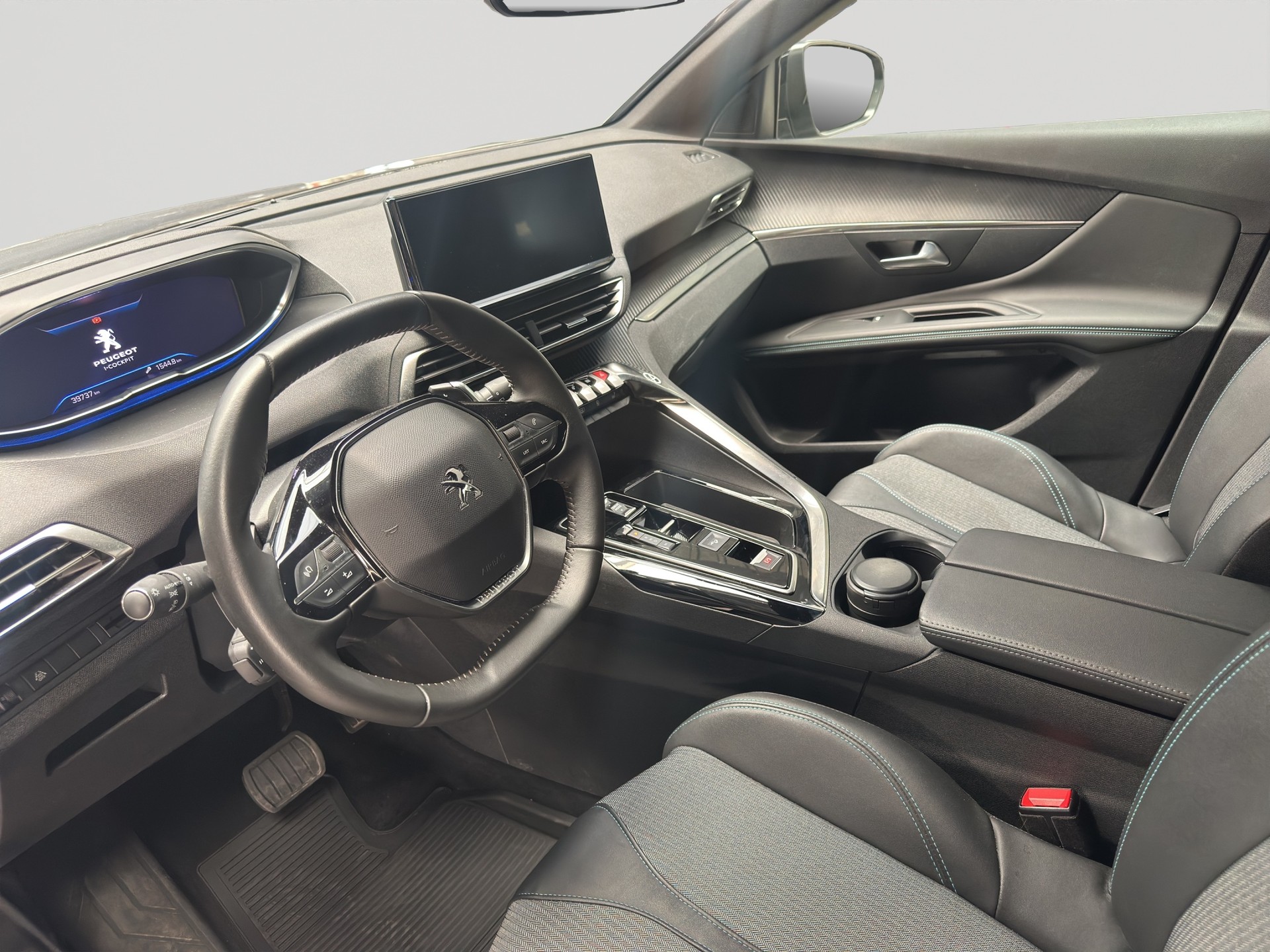 PEUGEOT 3008 1.2 PureTech Allure Pack EAT8-image-6