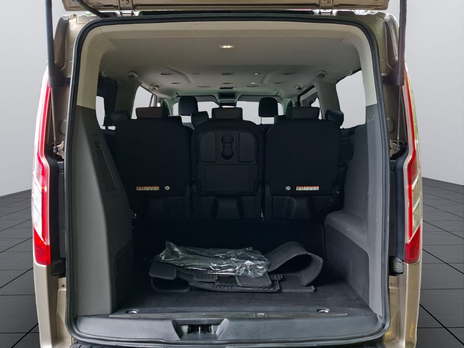 FORD Tourneo Custom 310 L2H1 Titanium SelectShift A-image-6