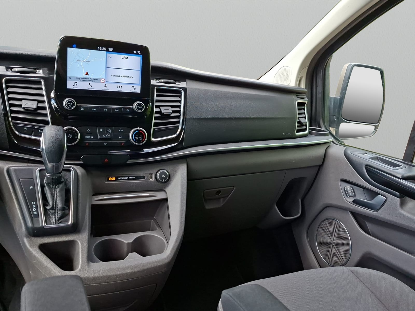 FORD Tourneo Custom 310 L2H1 Titanium SelectShift A-image-16