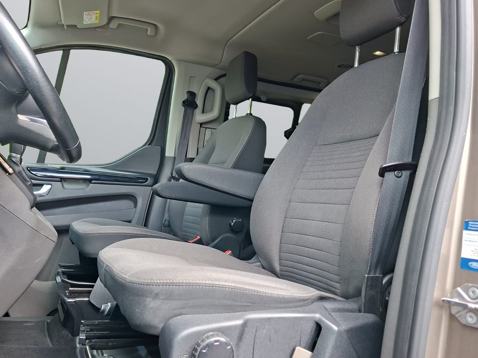 FORD Tourneo Custom 310 L2H1 Titanium SelectShift A-image-11