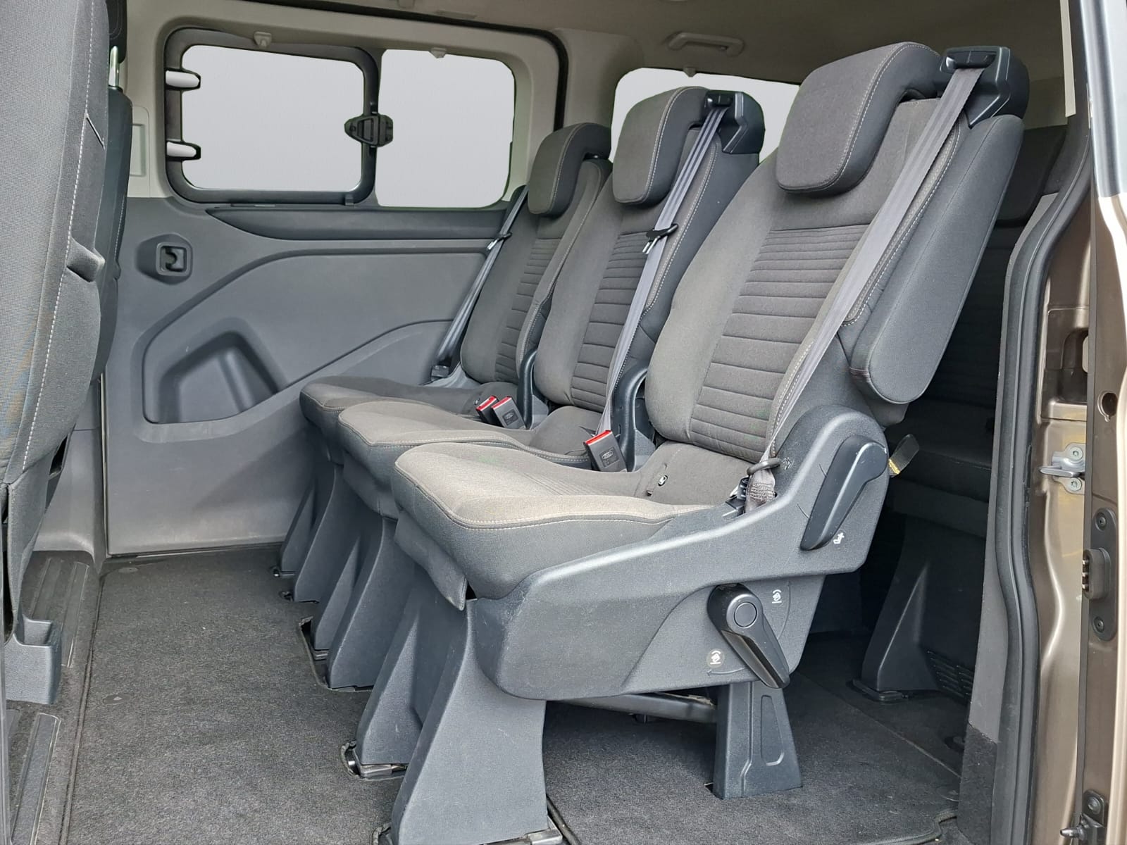 FORD Tourneo Custom 310 L2H1 Titanium SelectShift A-image-10