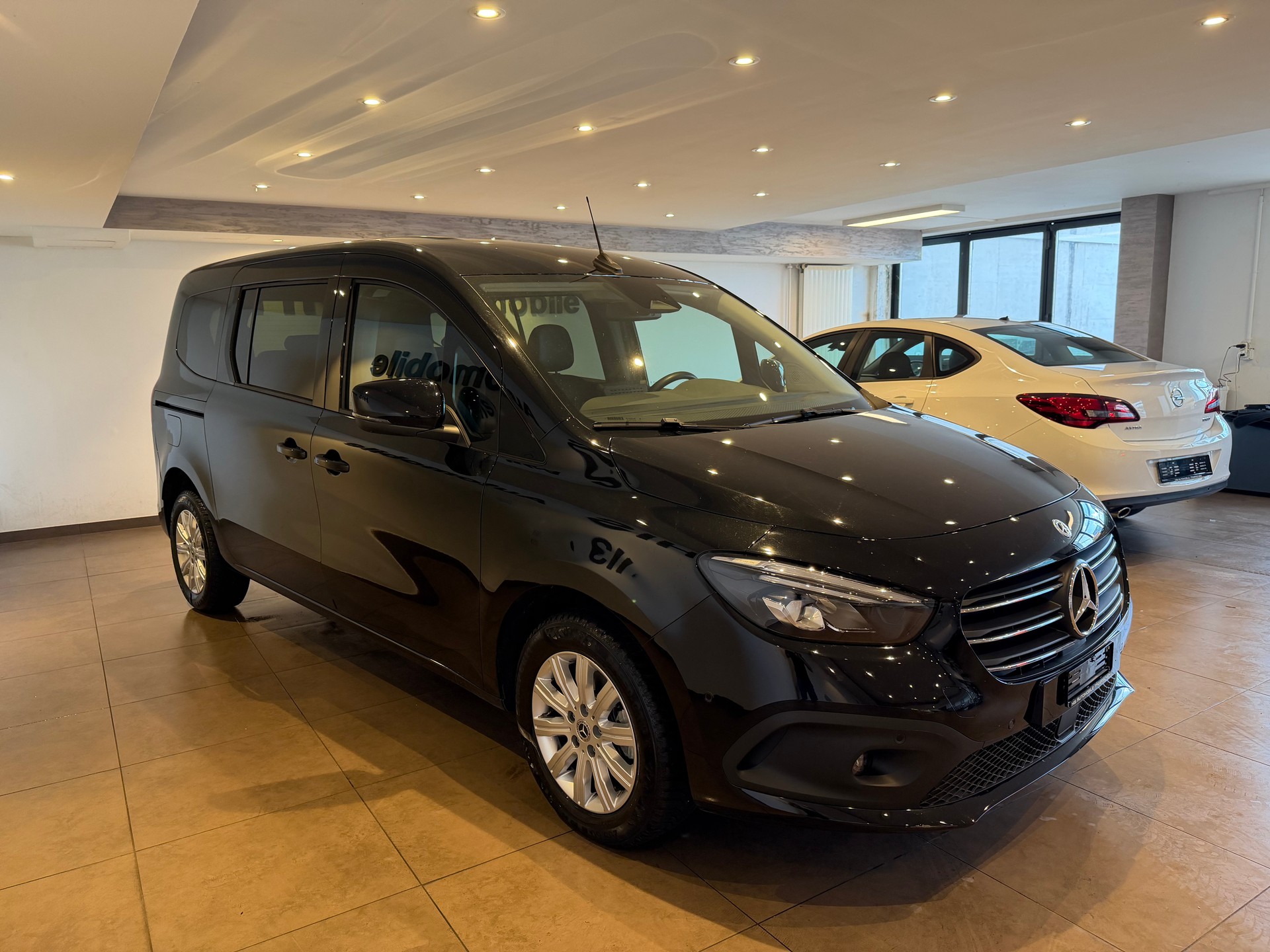 MERCEDES-BENZ 180 Progressive Van L-image-3