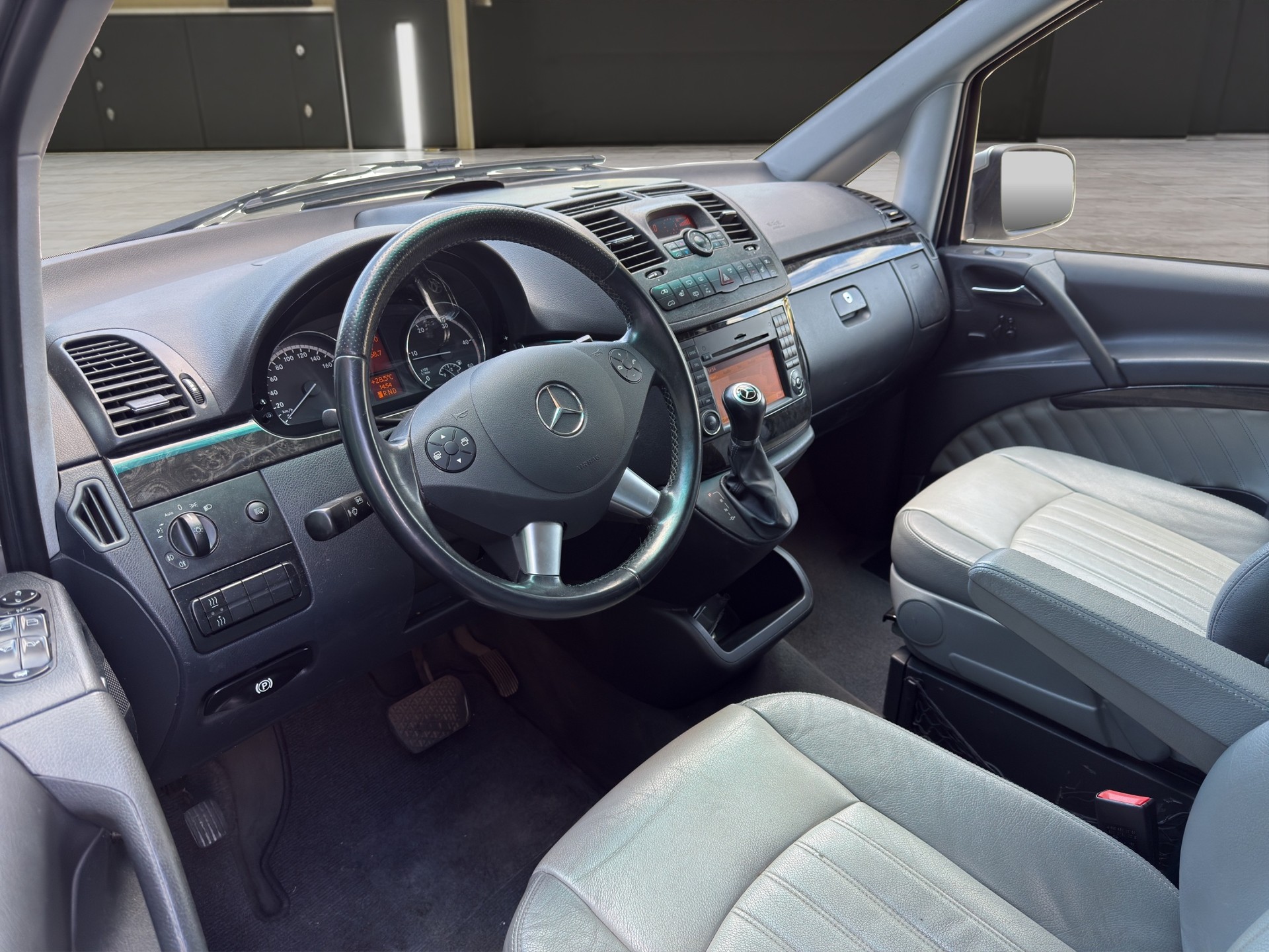 MERCEDES-BENZ Viano 2.2 CDI Blue Efficiency Ambiente L 4matic-image-8