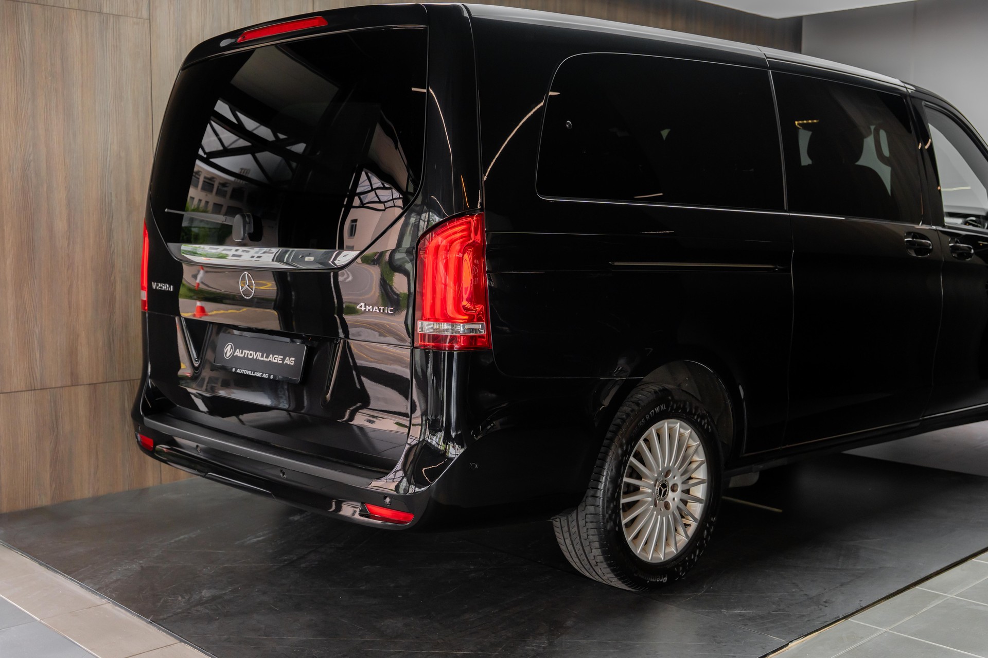 MERCEDES-BENZ V 250 d extralang Avantgarde 4Matic 9G-Tronic-image-29