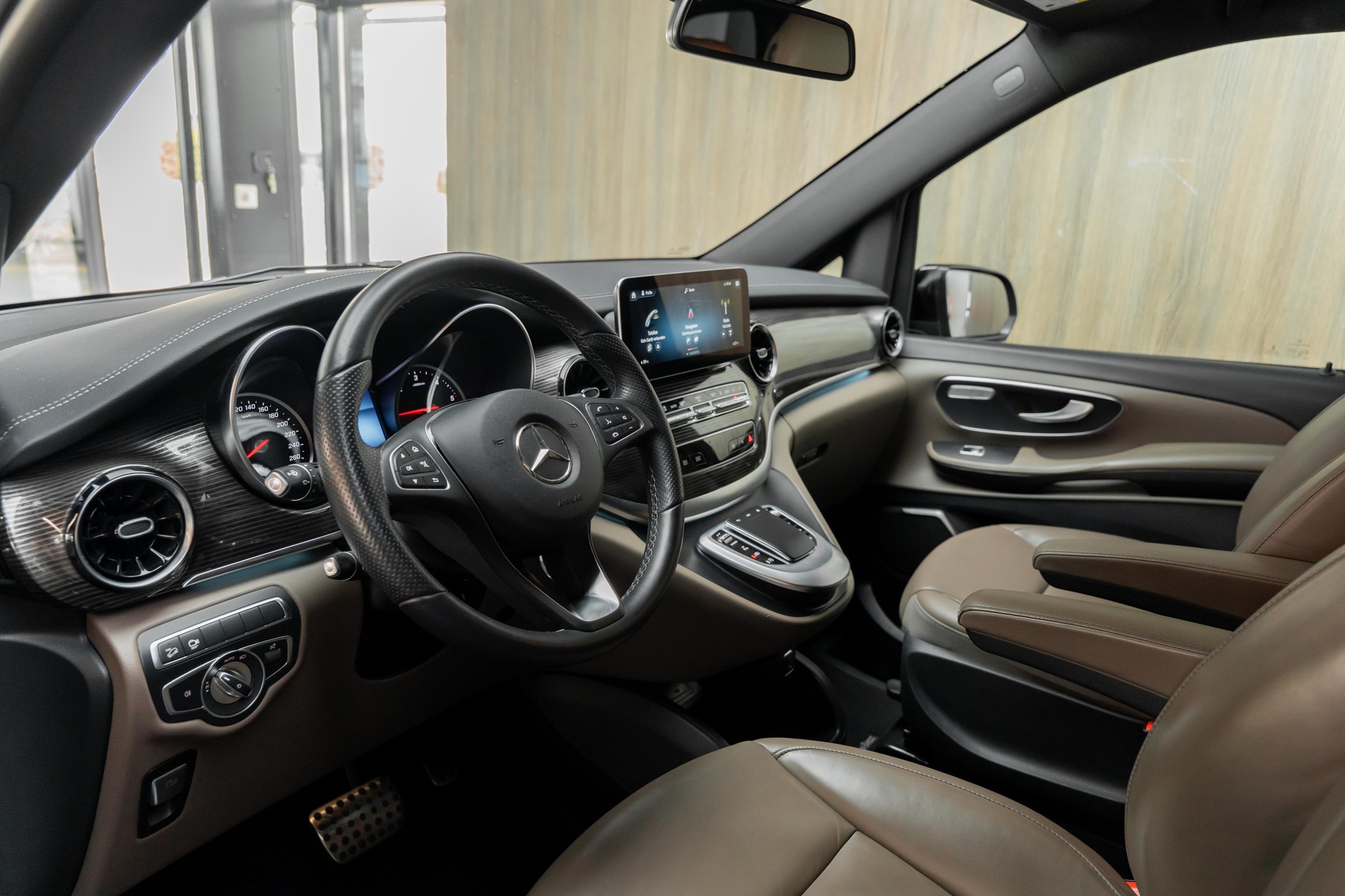 MERCEDES-BENZ V 250 d extralang Avantgarde 4Matic 9G-Tronic-image-3