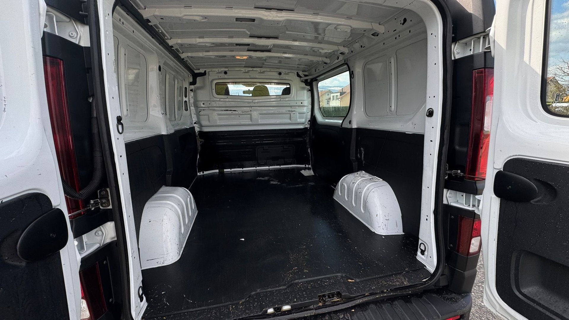 OPEL Vivaro 1.6 CDTI 2.7t L1H1-image-5
