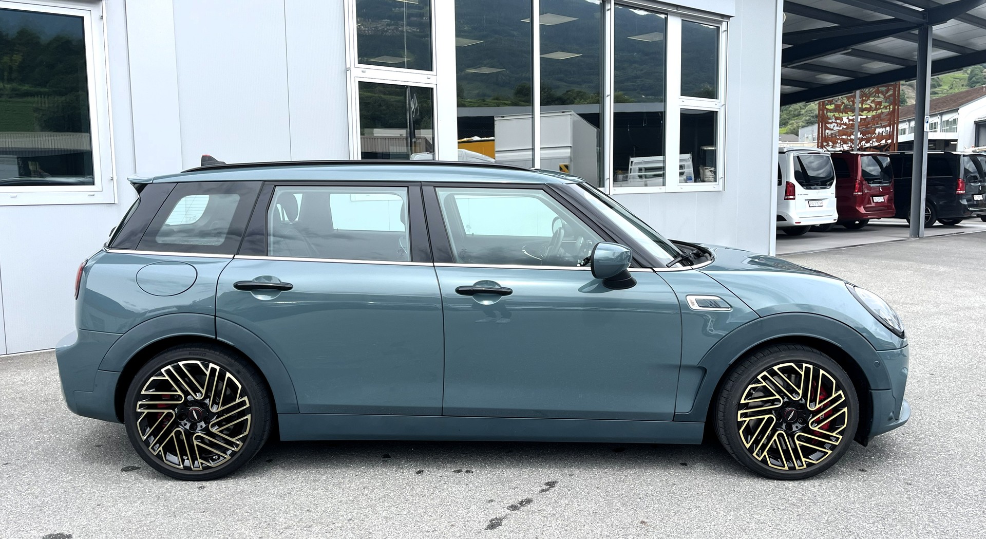 MINI Clubman Cooper John Cooper Works ALL4 Steptronic-showroom-element-1