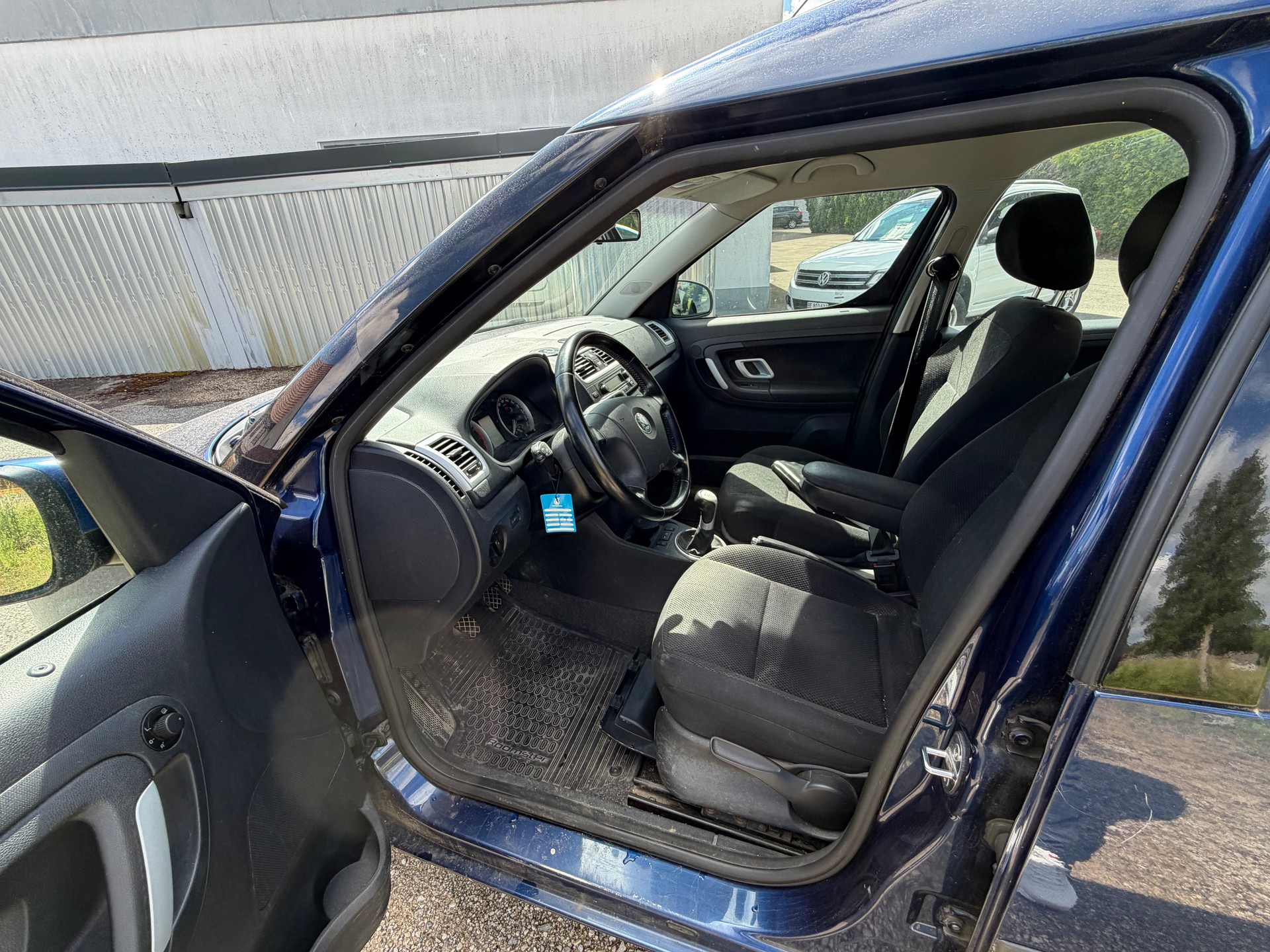 SKODA Roomster 1.9 TDI Elegance-image-6