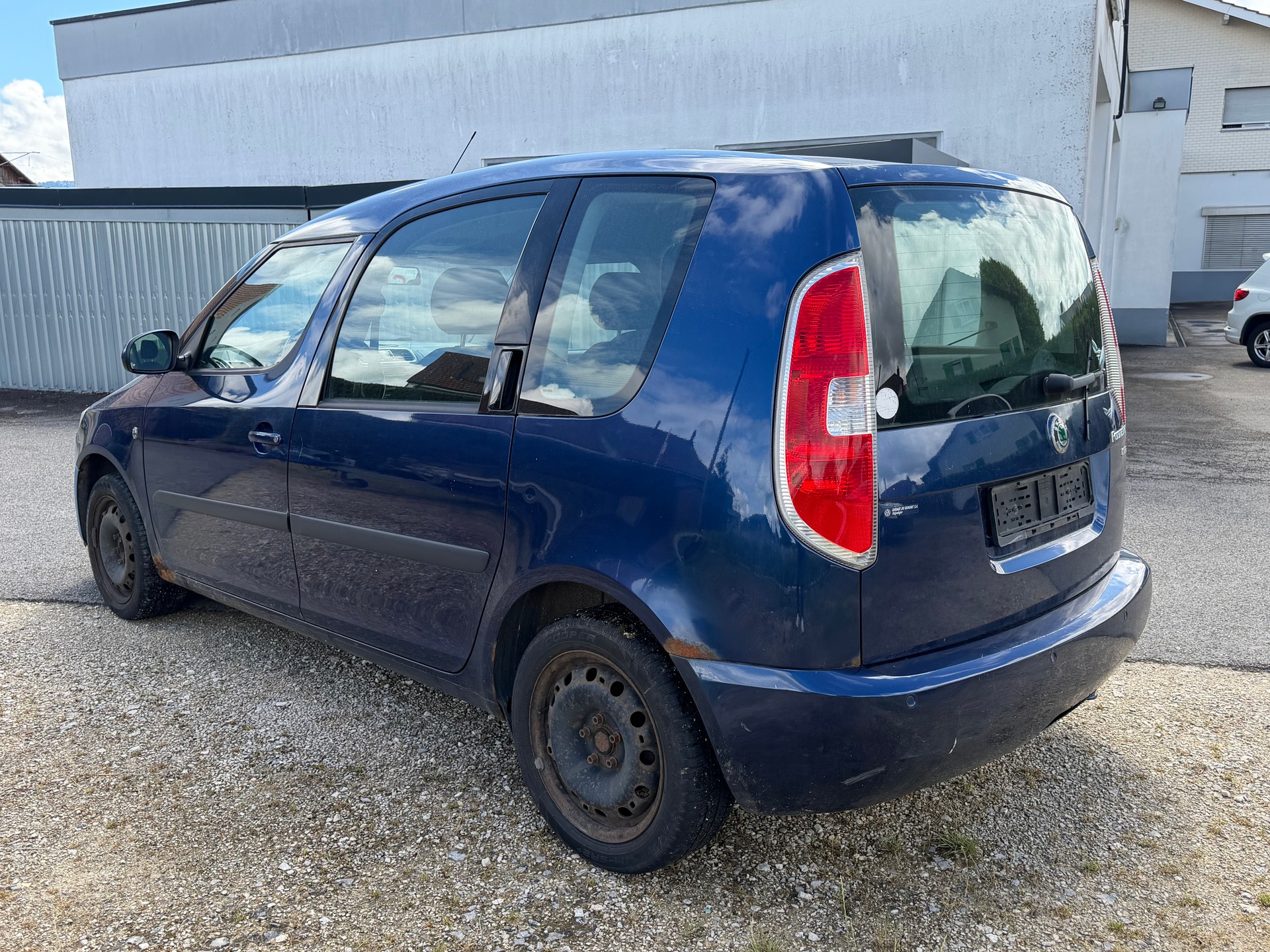 SKODA Roomster 1.9 TDI Elegance-image-2