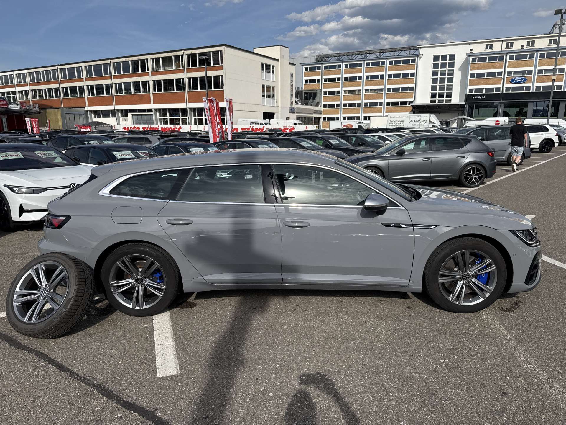VW Arteon Shooting Brake 2.0 TSi R 320PS 4Motion DSG-Automat-image-10
