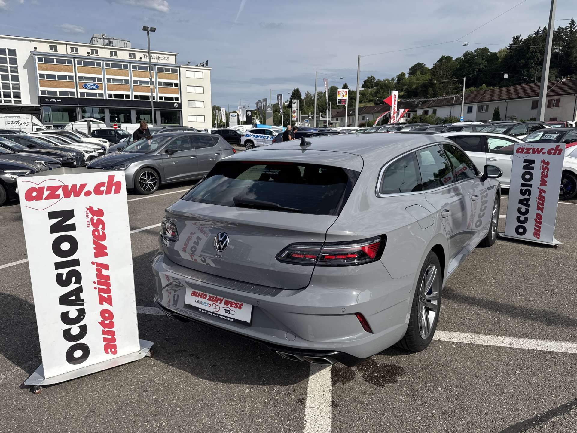 VW Arteon Shooting Brake 2.0 TSi R 320PS 4Motion DSG-Automat-image-2