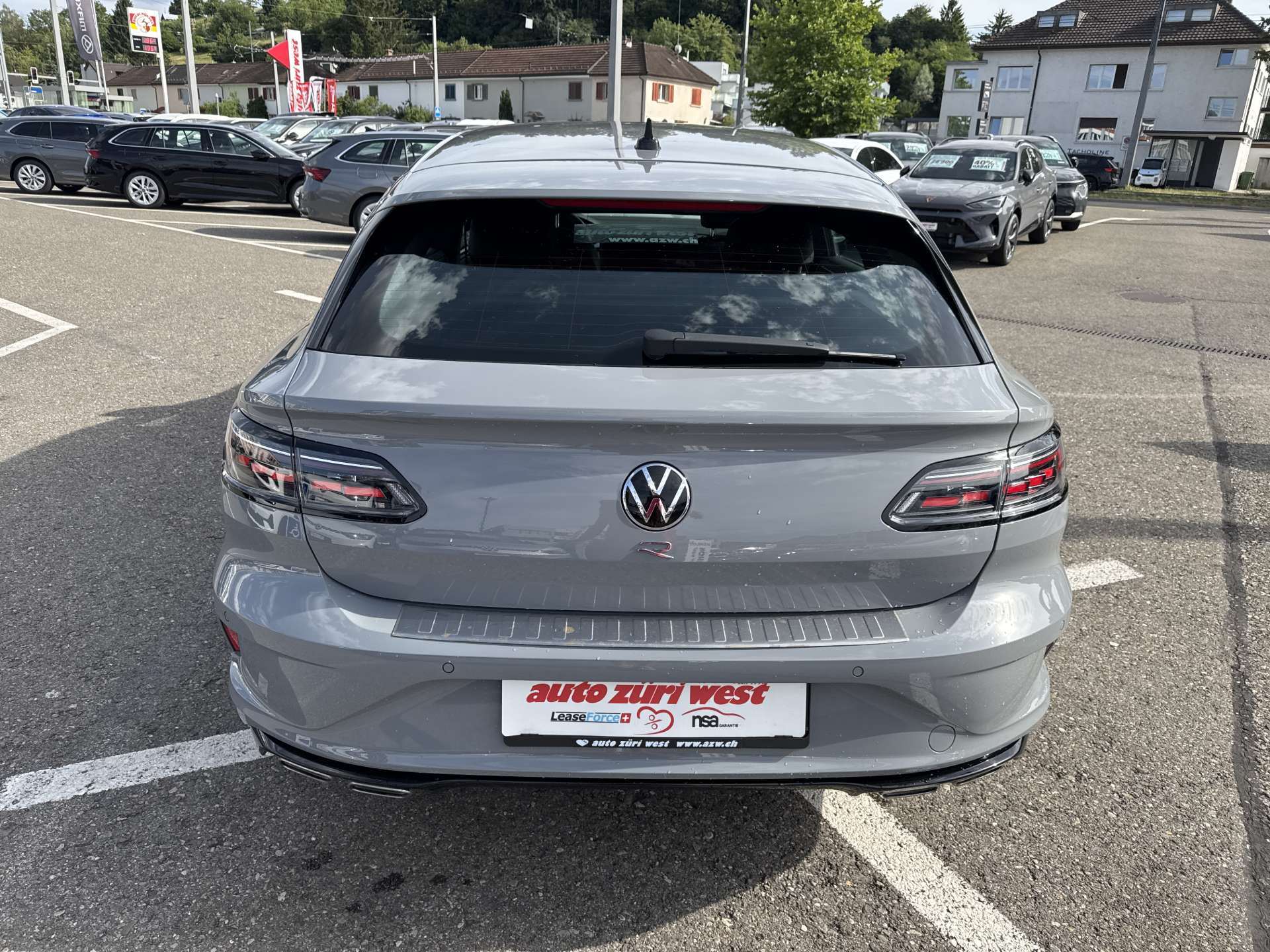 VW Arteon Shooting Brake 2.0 TSi R 320PS 4Motion DSG-Automat-image-14