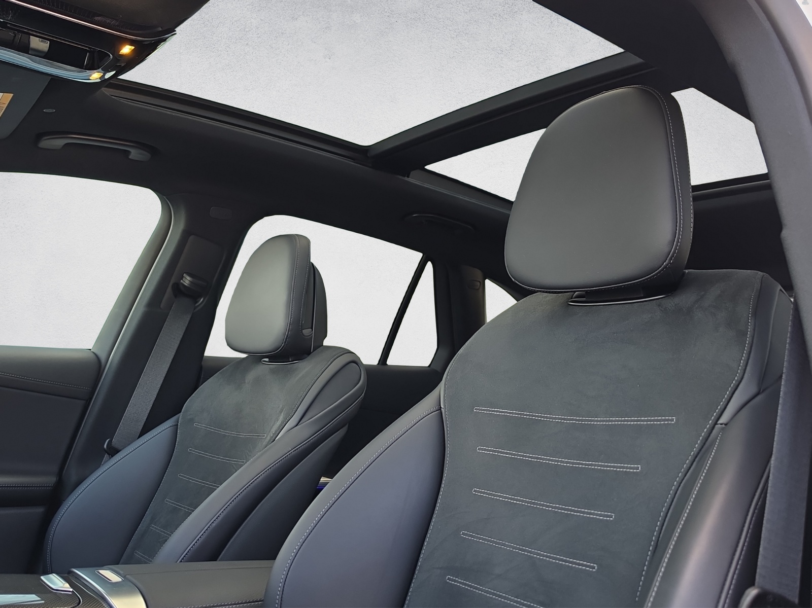 MERCEDES-BENZ GLC 220 d 4Matic 9G-Tronic-image-12