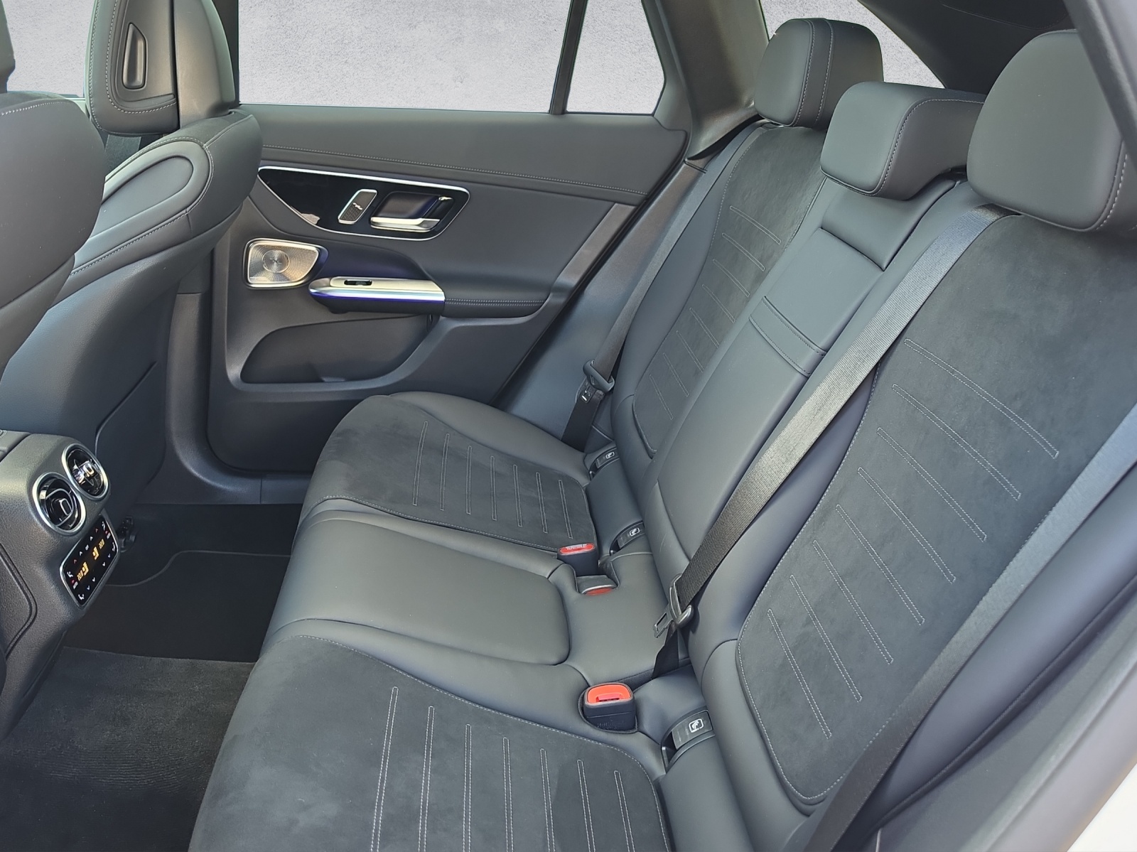 MERCEDES-BENZ GLC 220 d 4Matic 9G-Tronic-image-14