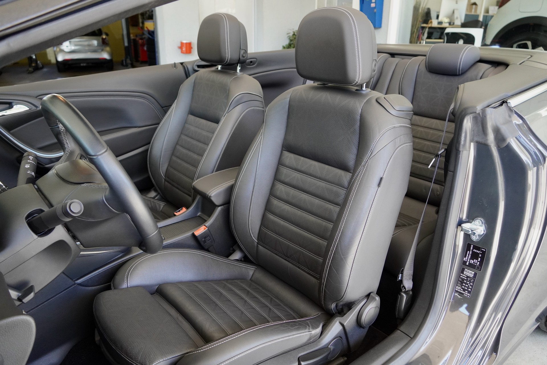 OPEL Cascada 1.6i 16V Cosmo Automat-image-9
