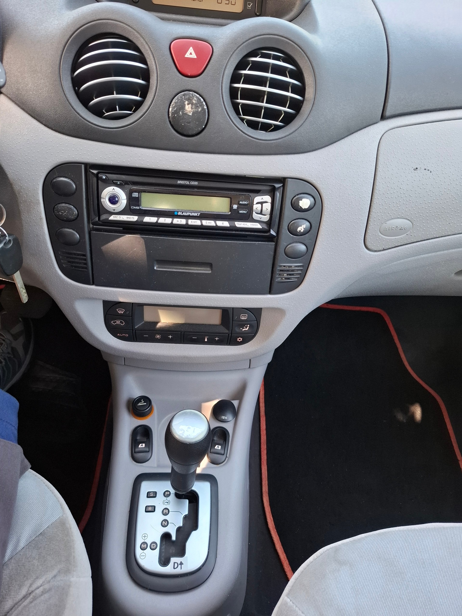 CITROEN C3 1.4i Exclusive-image-11