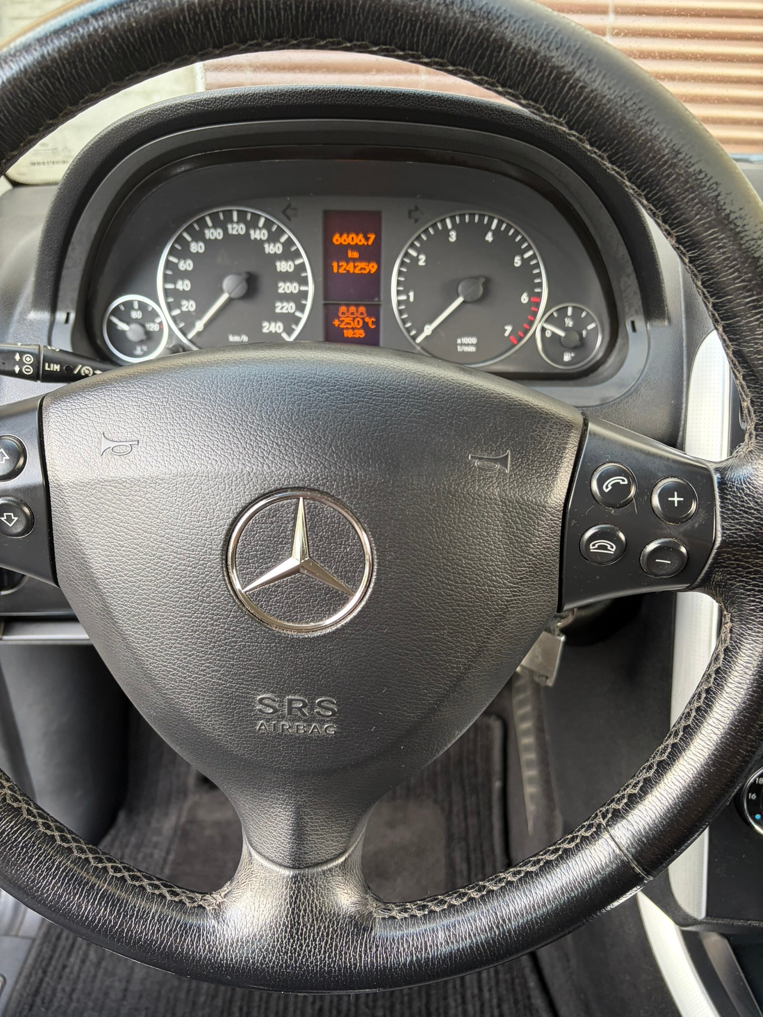 MERCEDES-BENZ A 150 Avantgarde-image-5