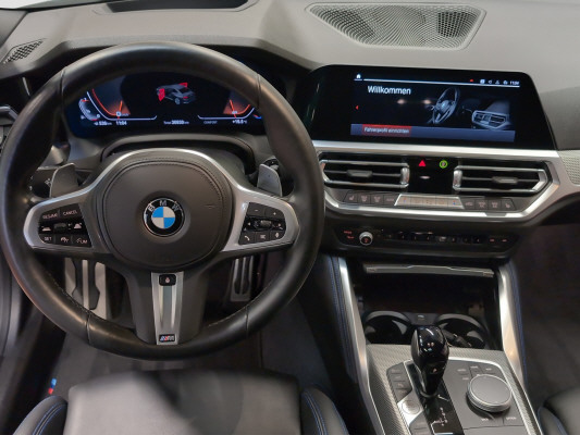 BMW M240i xDrive-image-10