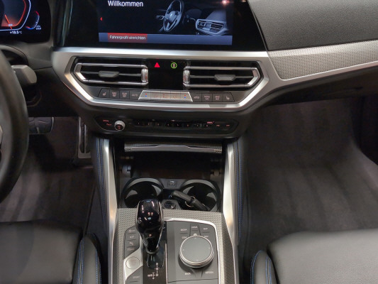 BMW M240i xDrive-image-11