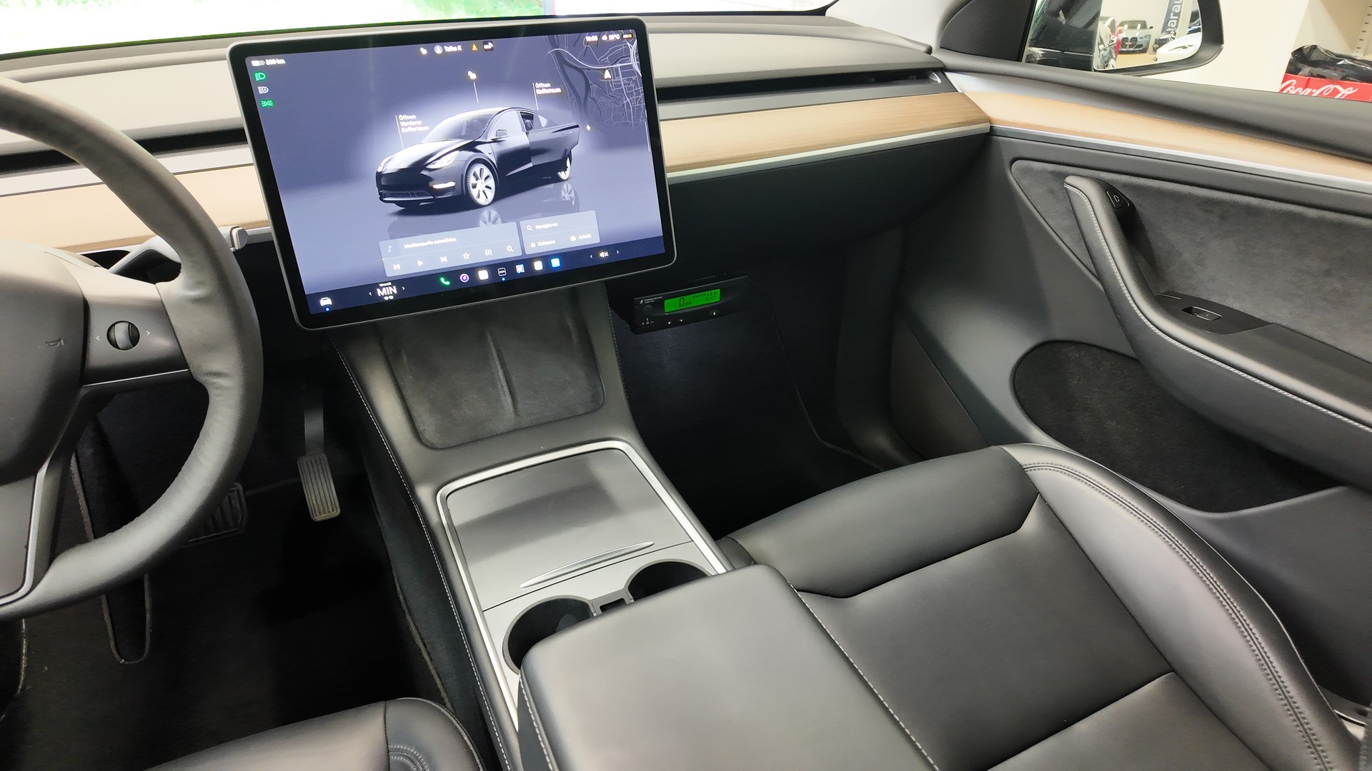 TESLA Model Y Long Range-image-10