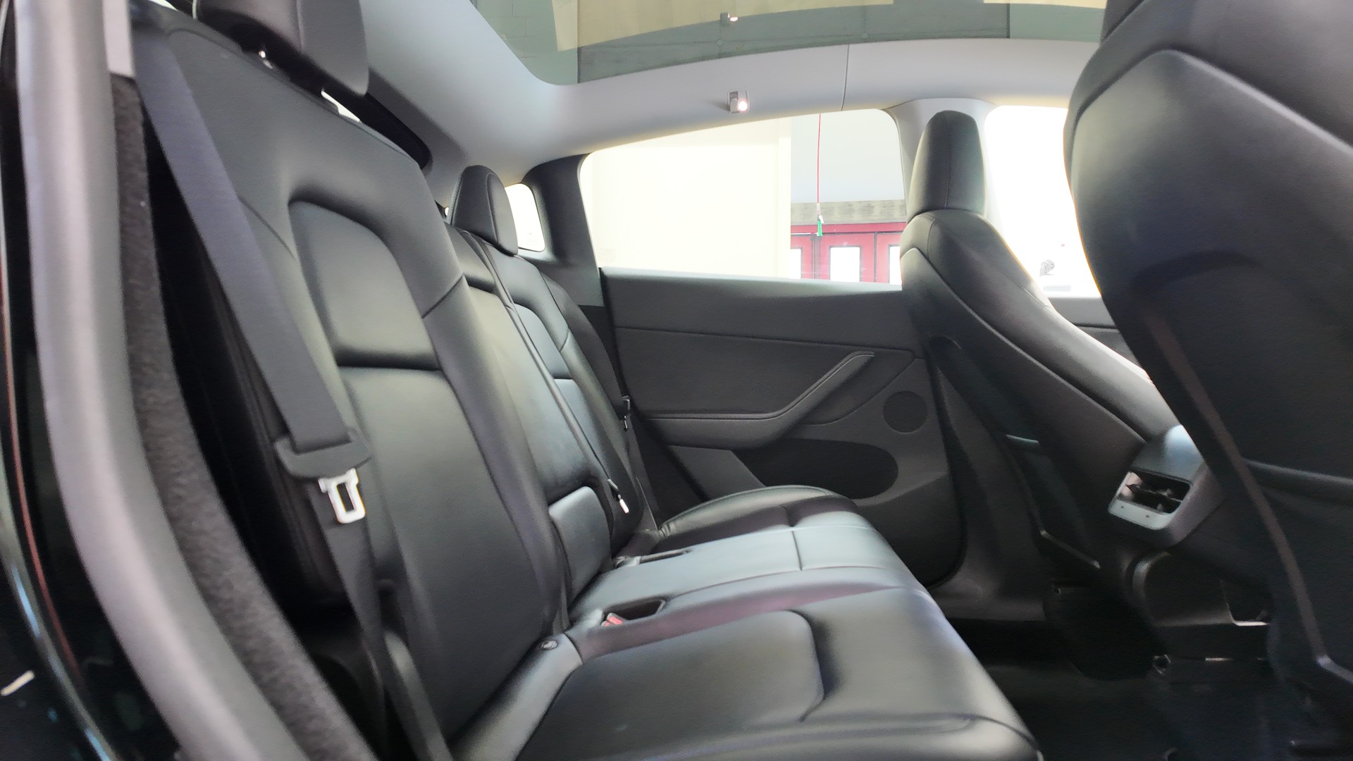 TESLA Model Y Long Range-image-16
