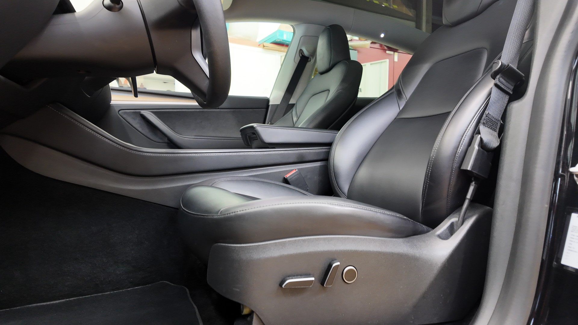 TESLA Model Y Long Range-image-11