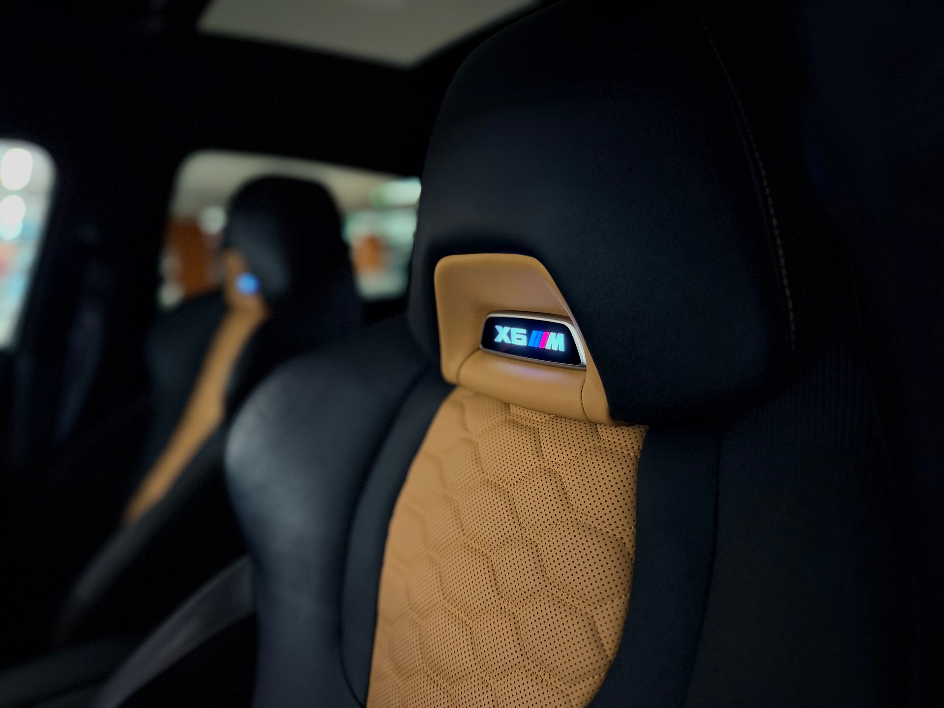 BMW X6M Steptronic M Competition-image-16
