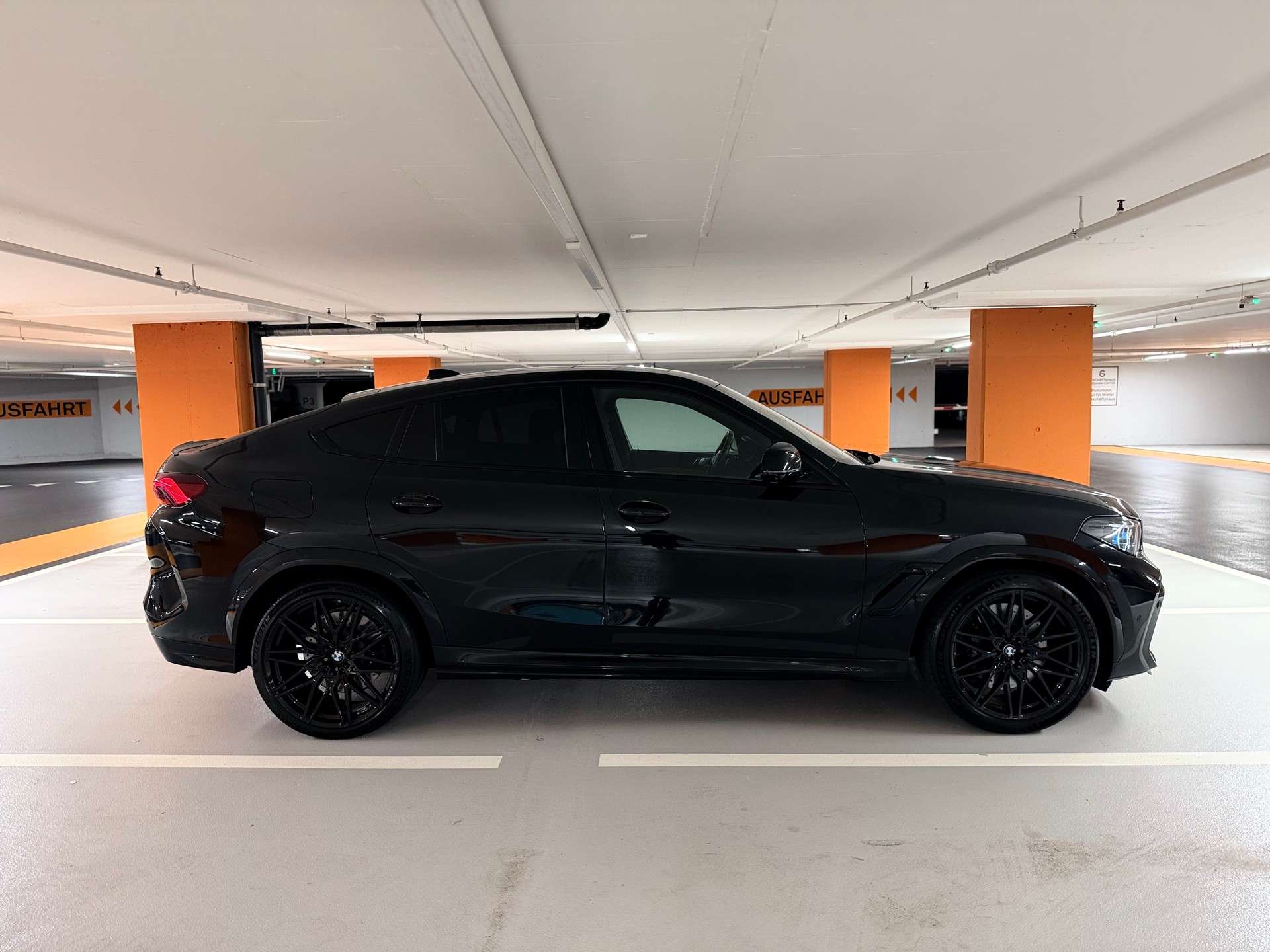 BMW X6M Steptronic M Competition-image-3