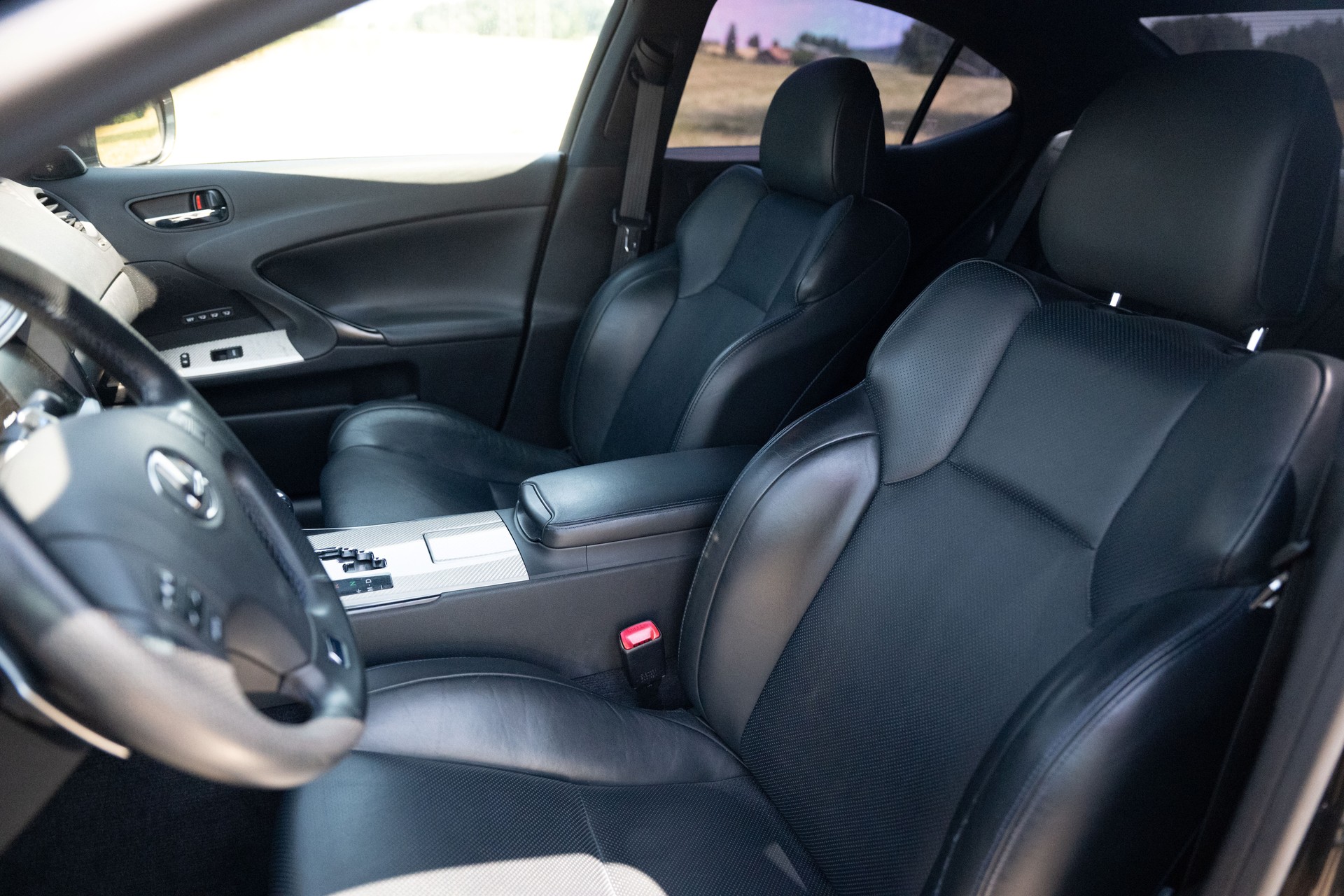 LEXUS F-image-4