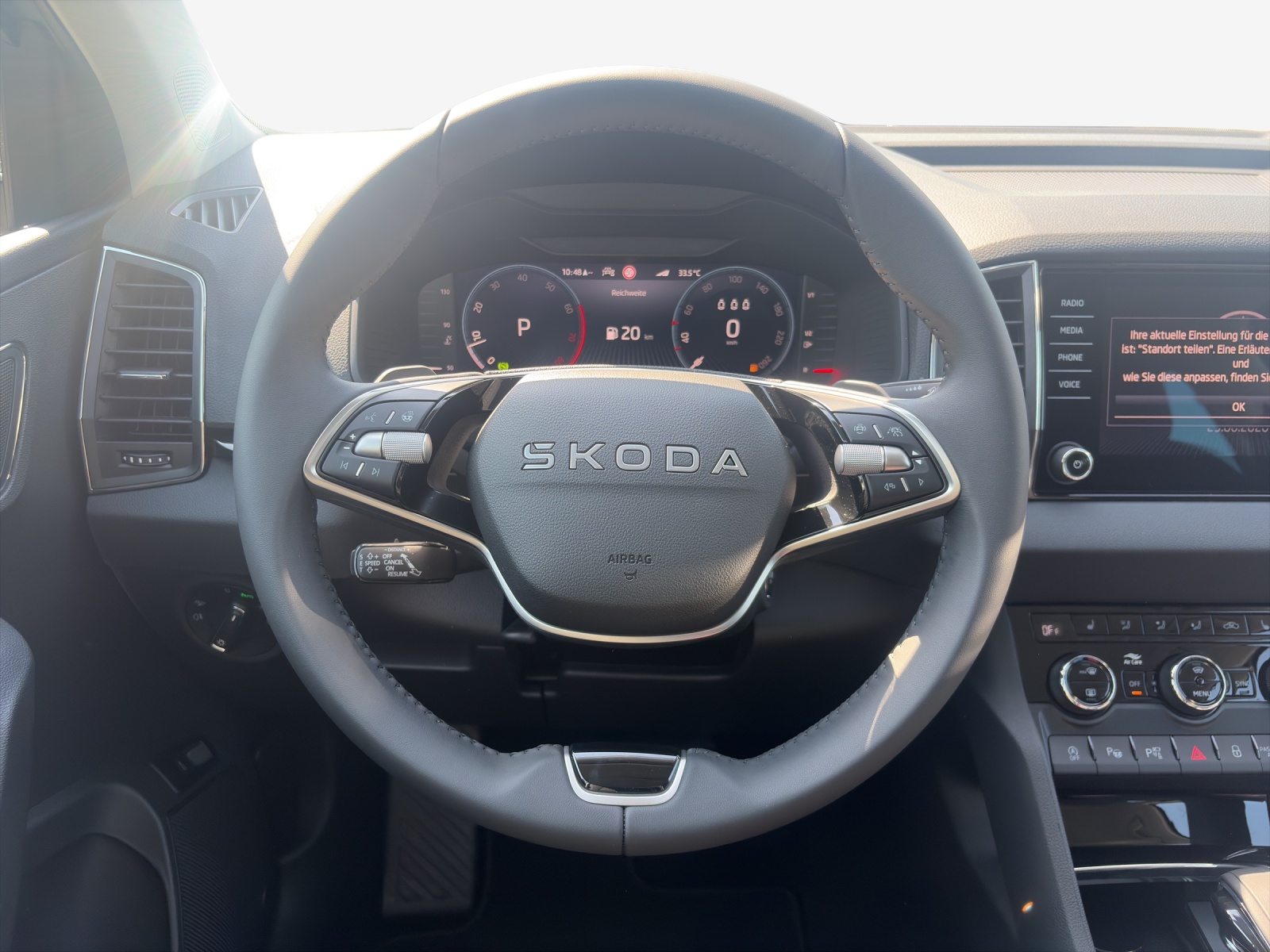 SKODA Karoq 1.5 TSI Dynamic DSG-image-9
