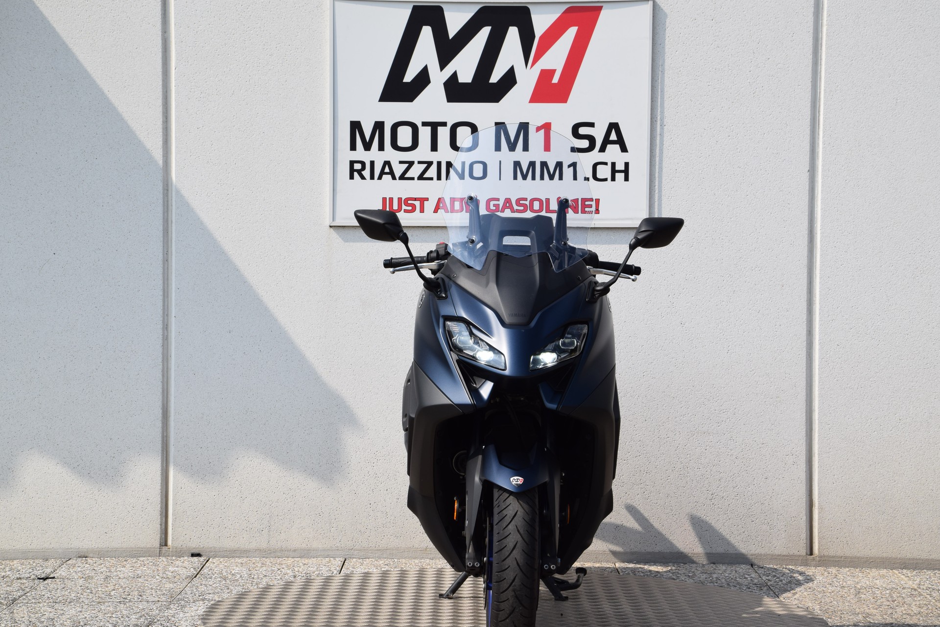 YAMAHA T-MAX XP 560-showroom-element-2