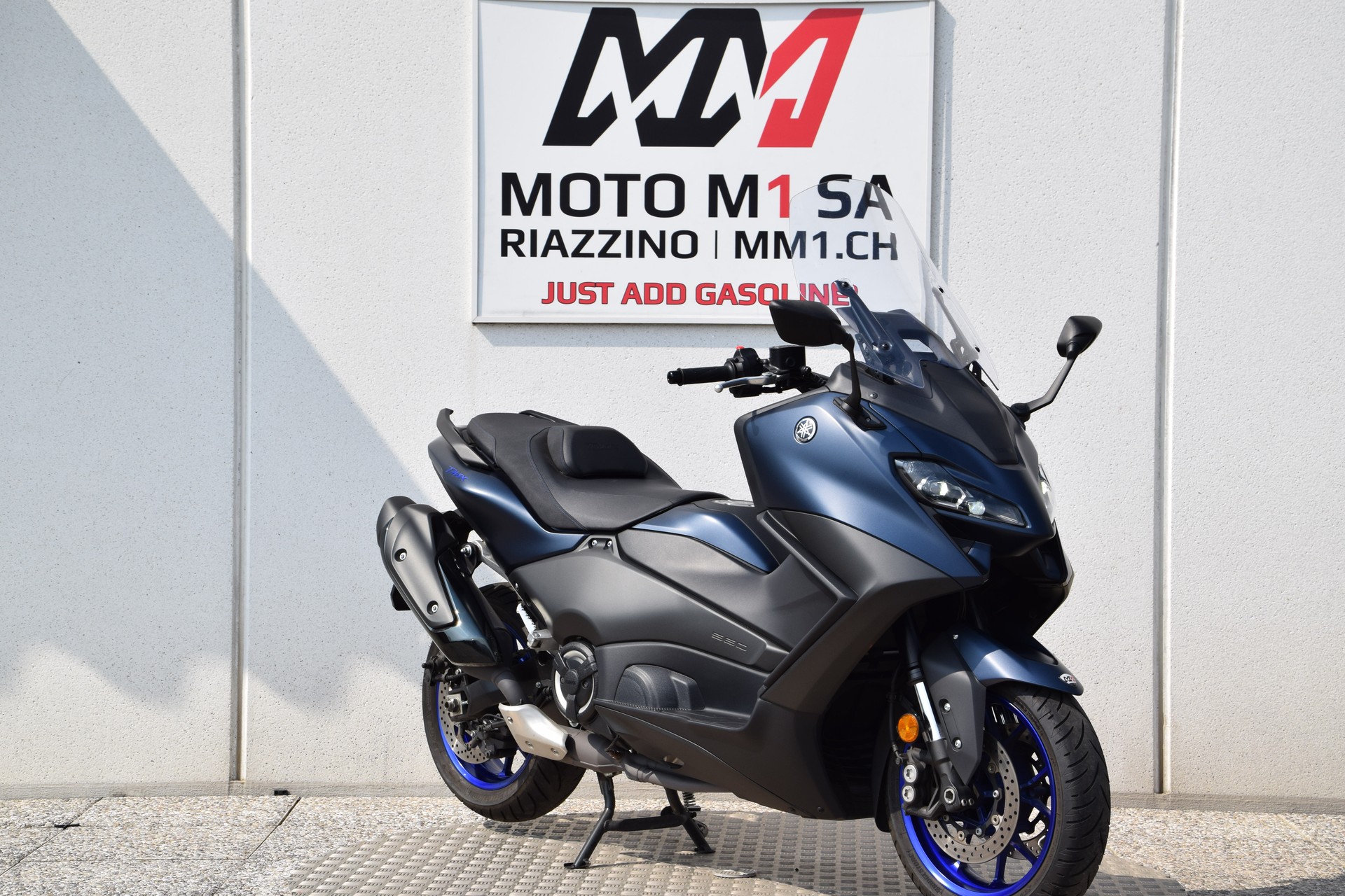 YAMAHA T-MAX XP 560-showroom-element-1