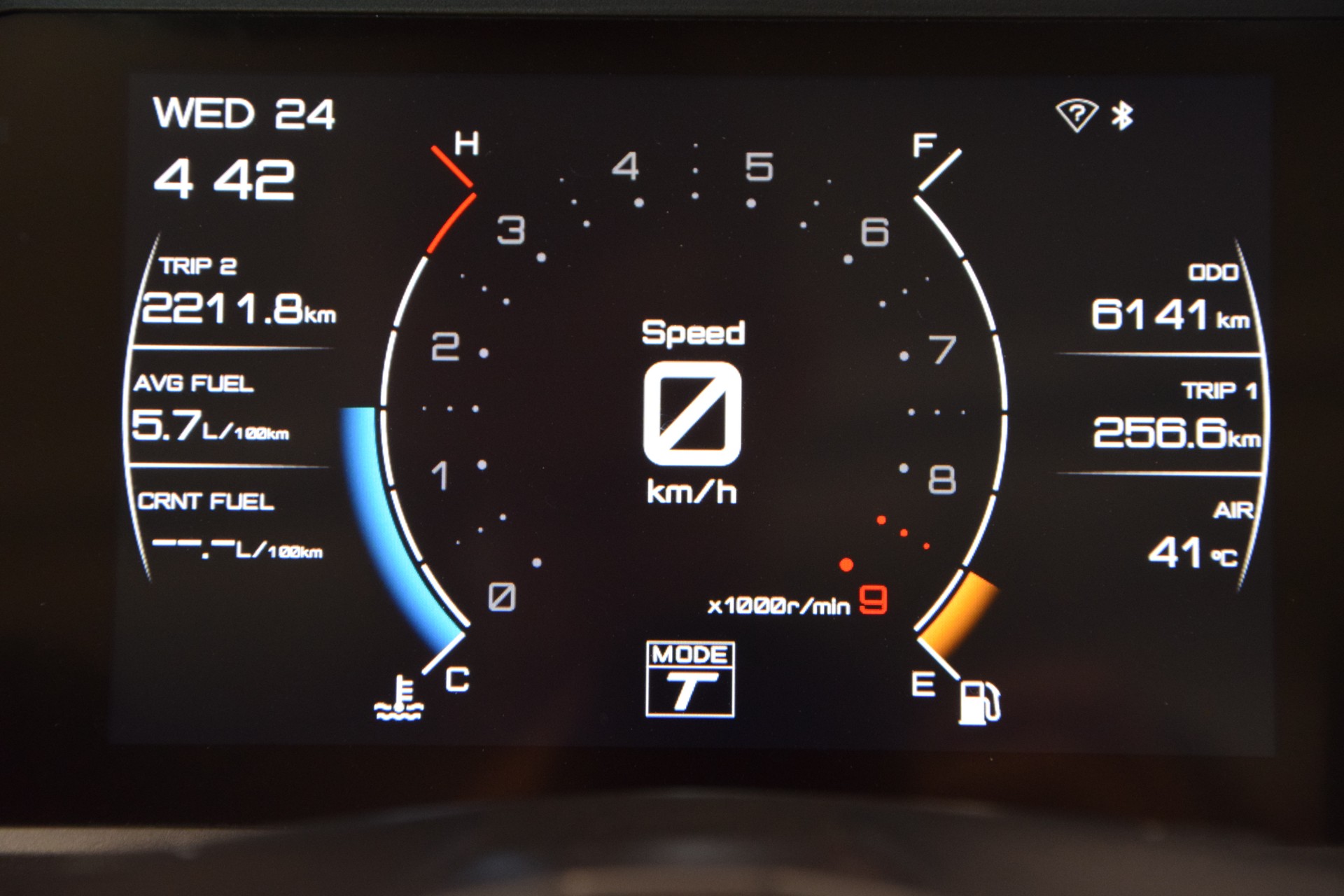 YAMAHA T-MAX XP 560-image-12