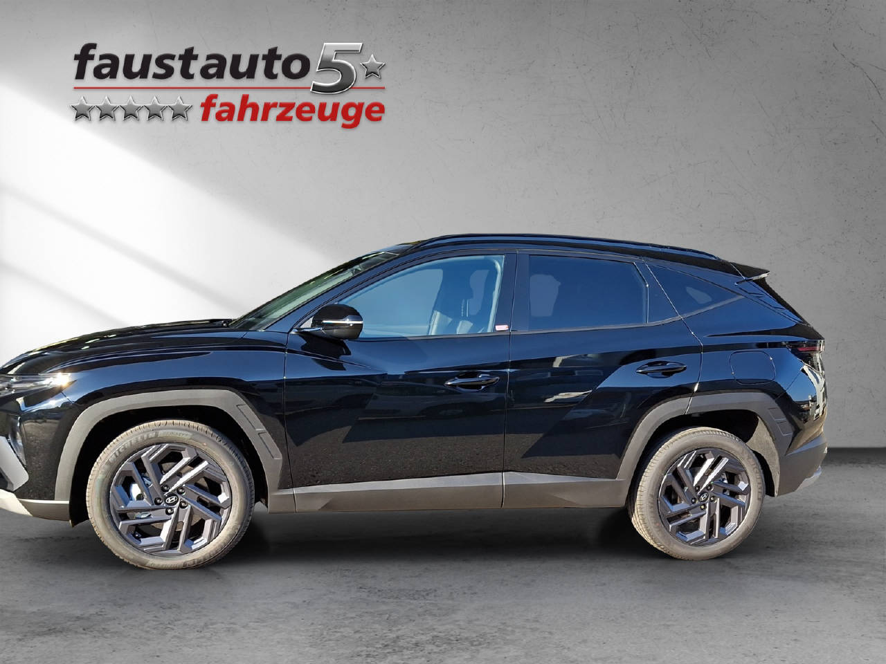 HYUNDAI Tucson 1.6 T-GDi HEV Origo 4WD Black Line MY27-image-8