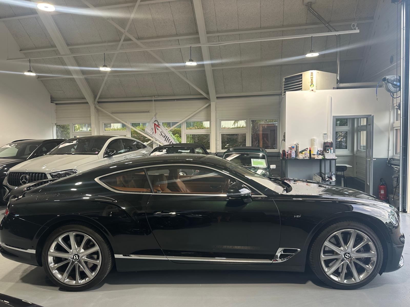 BENTLEY Continental GT 4.0 V8-image-3