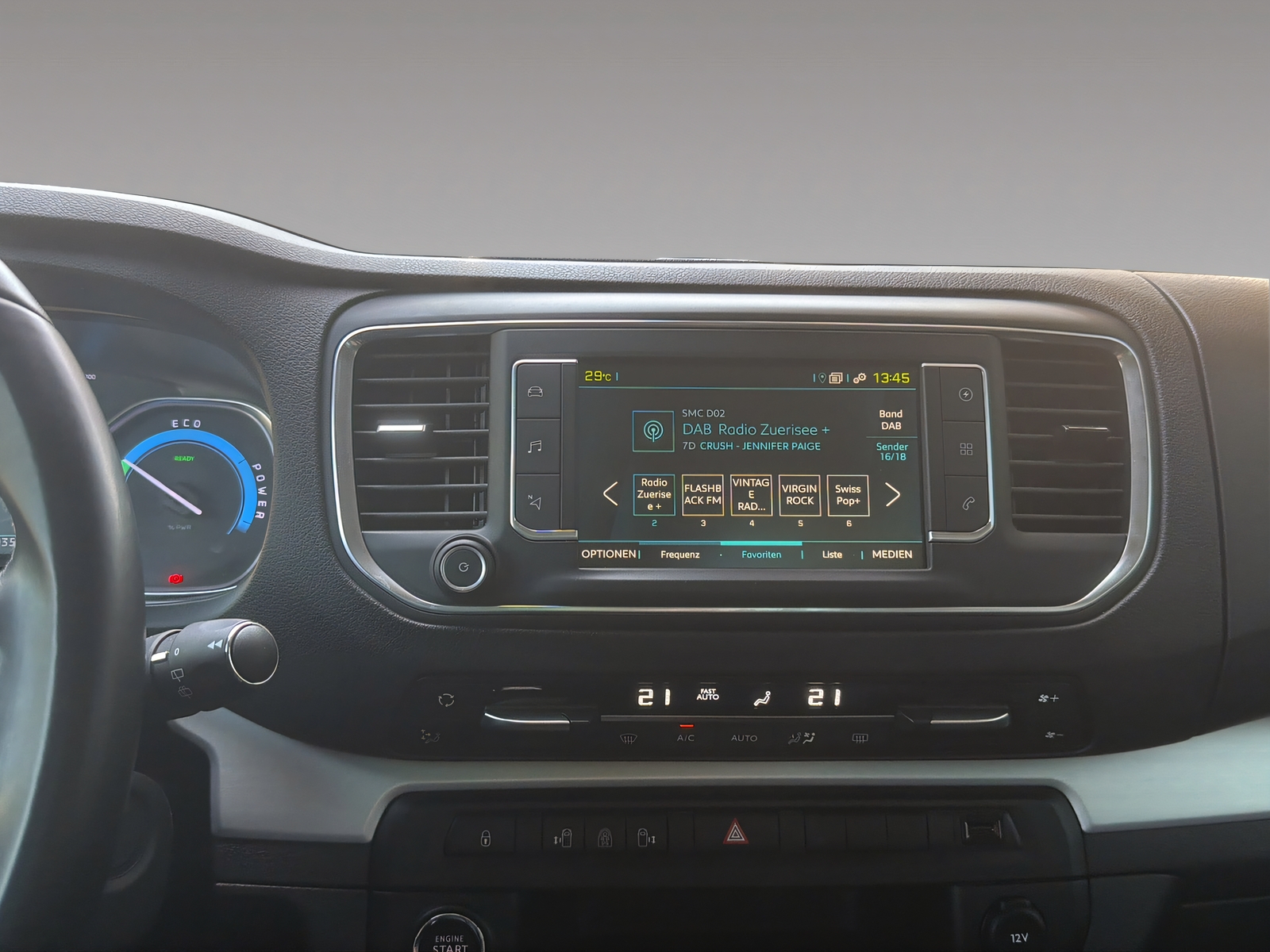 PEUGEOT e-Traveller Standard 75 kWh Allure-image-15