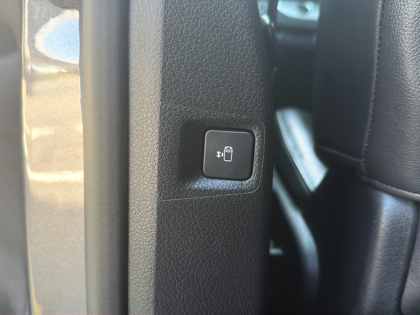 PEUGEOT e-Traveller Standard 75 kWh Allure-image-20